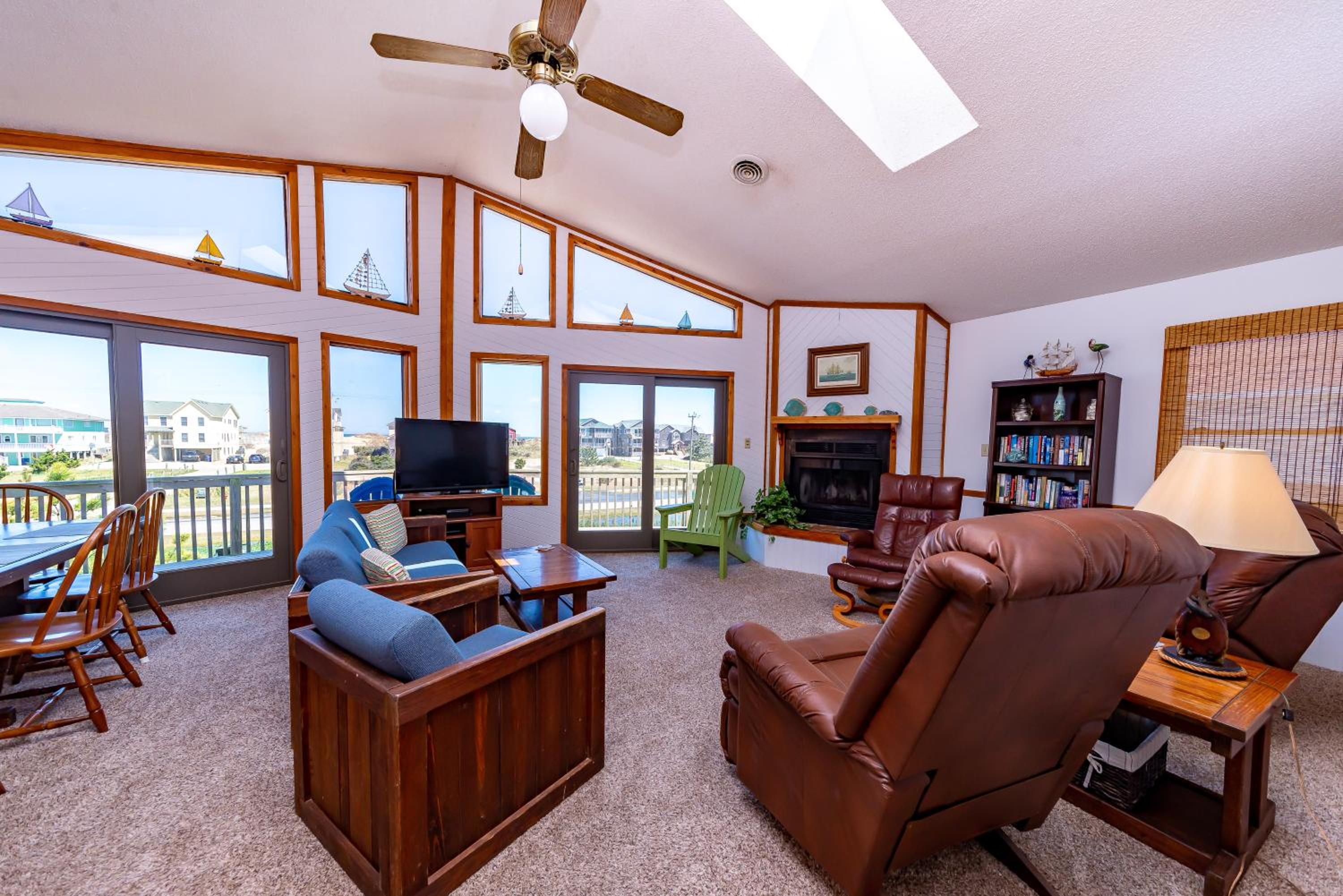 Simply Perfect - S Nags Head MP 19.5, 120 Yds to Beach, Ocean View, Community Pool, Tennis, Sunrises, Sunsets