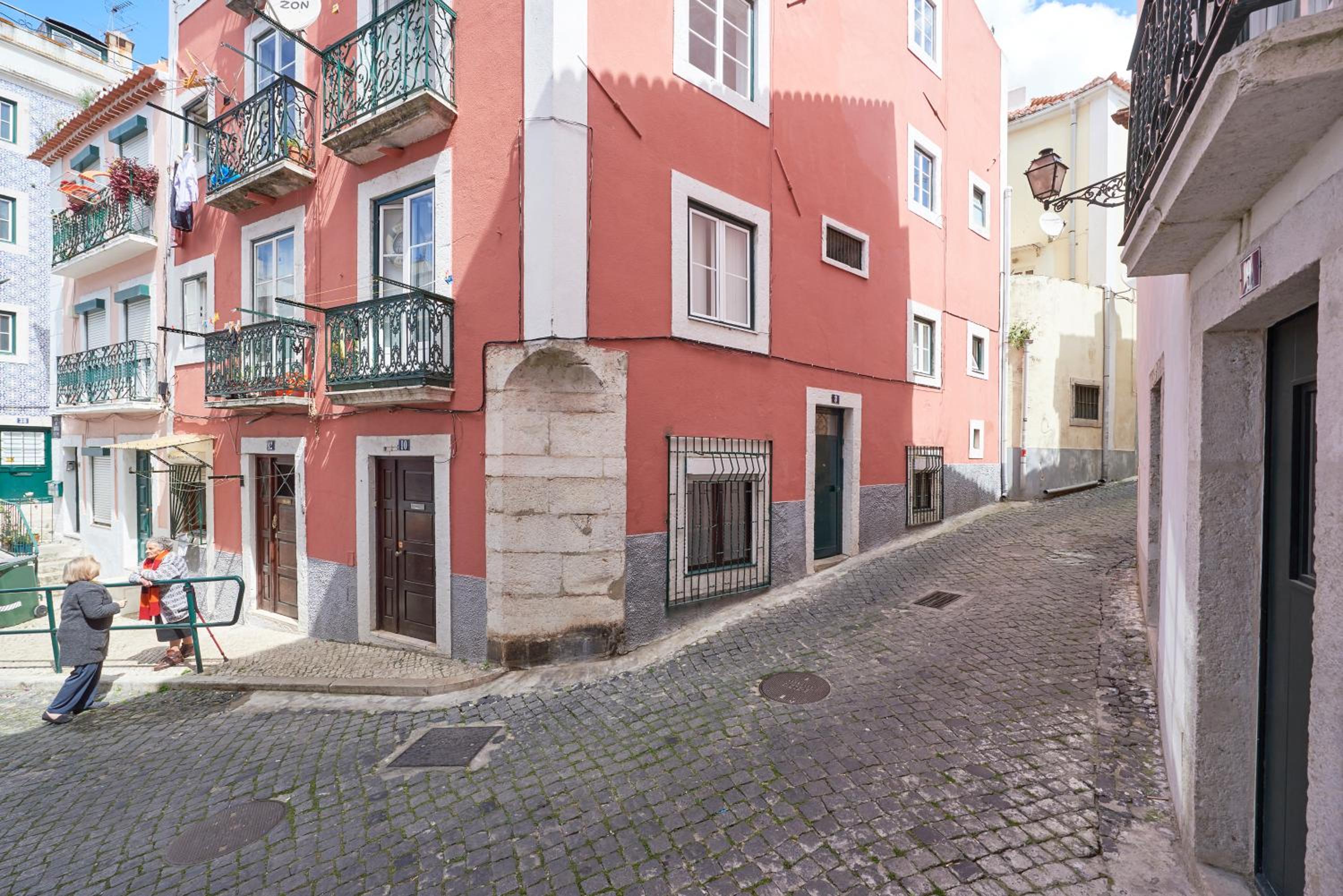 Alfama Light-Filled Apartment, By TimeCooler view 2