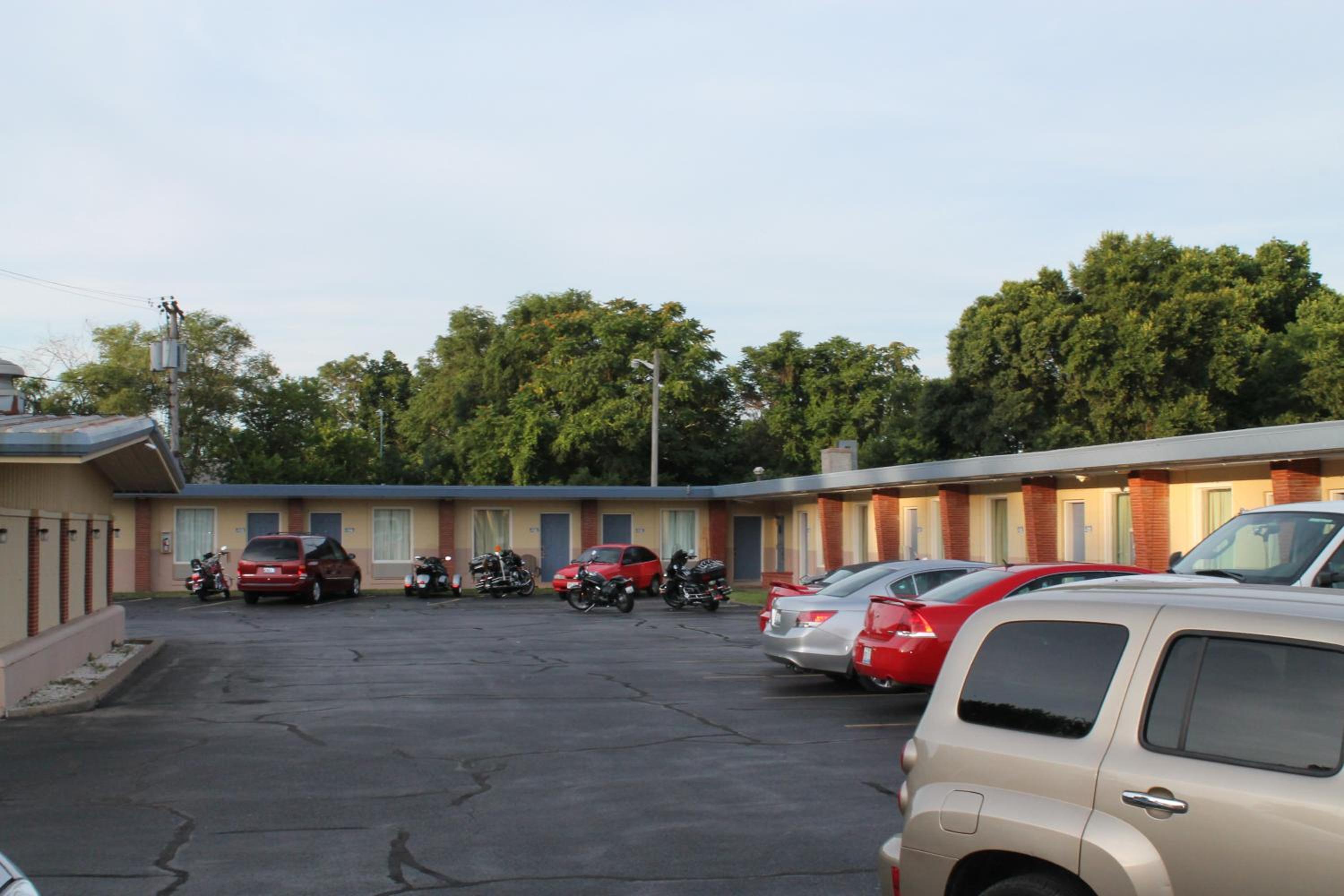 American Motor Inn - Rock Island