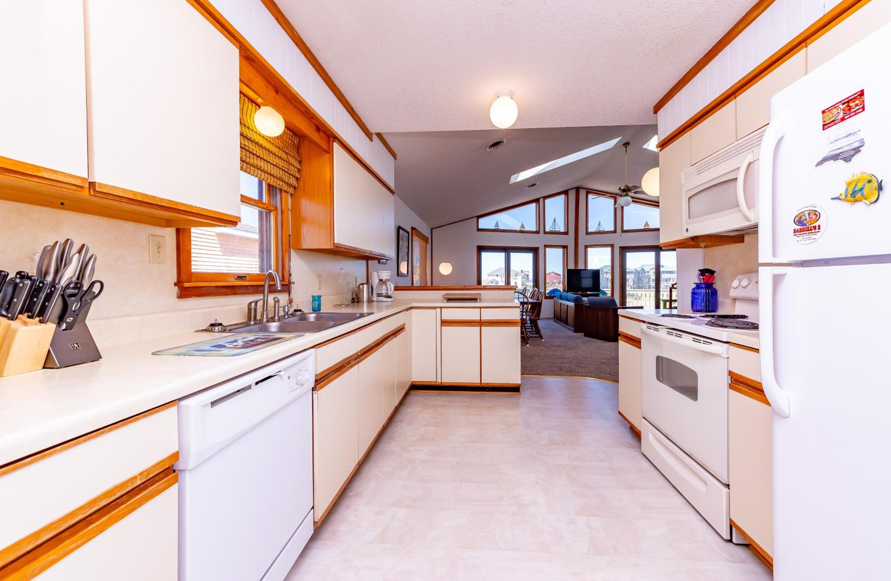Simply Perfect - S Nags Head MP 19.5, 120 Yds to Beach, Ocean View, Community Pool, Tennis, Sunrises, Sunsets