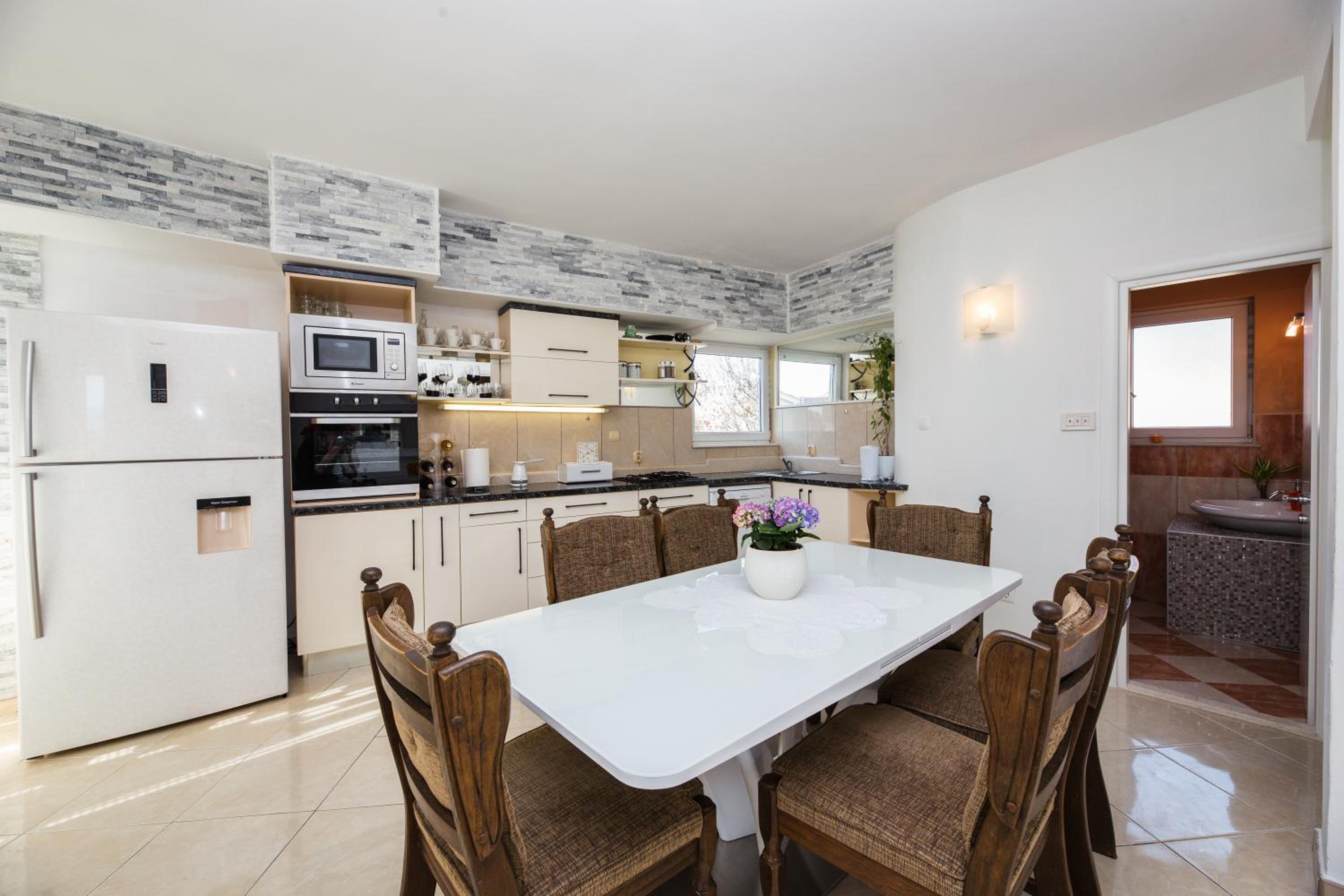Deluxe New Kastela Agneza Apartment near SplitAirport view 3