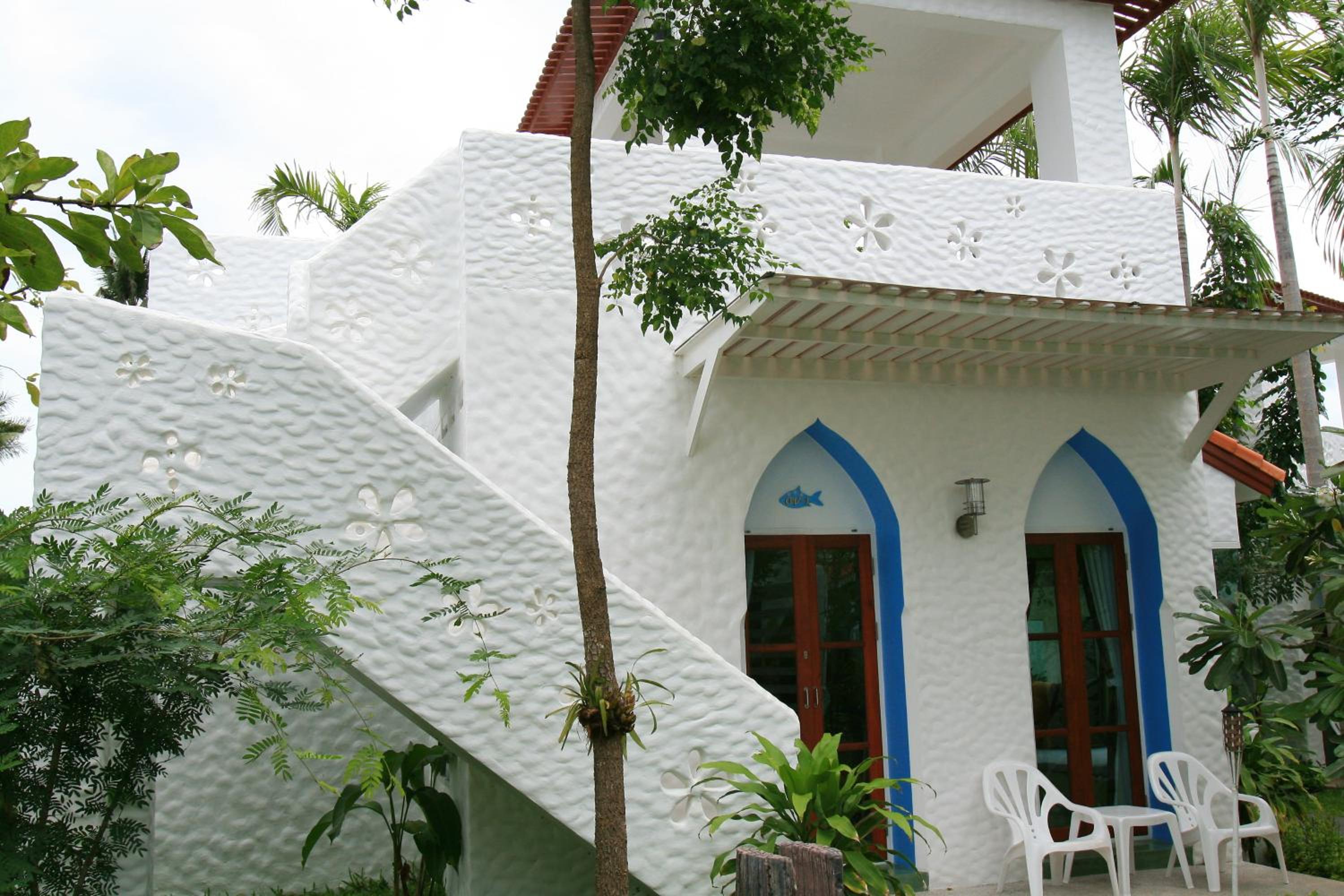 Baanmontra Beach Resort - Bankrut