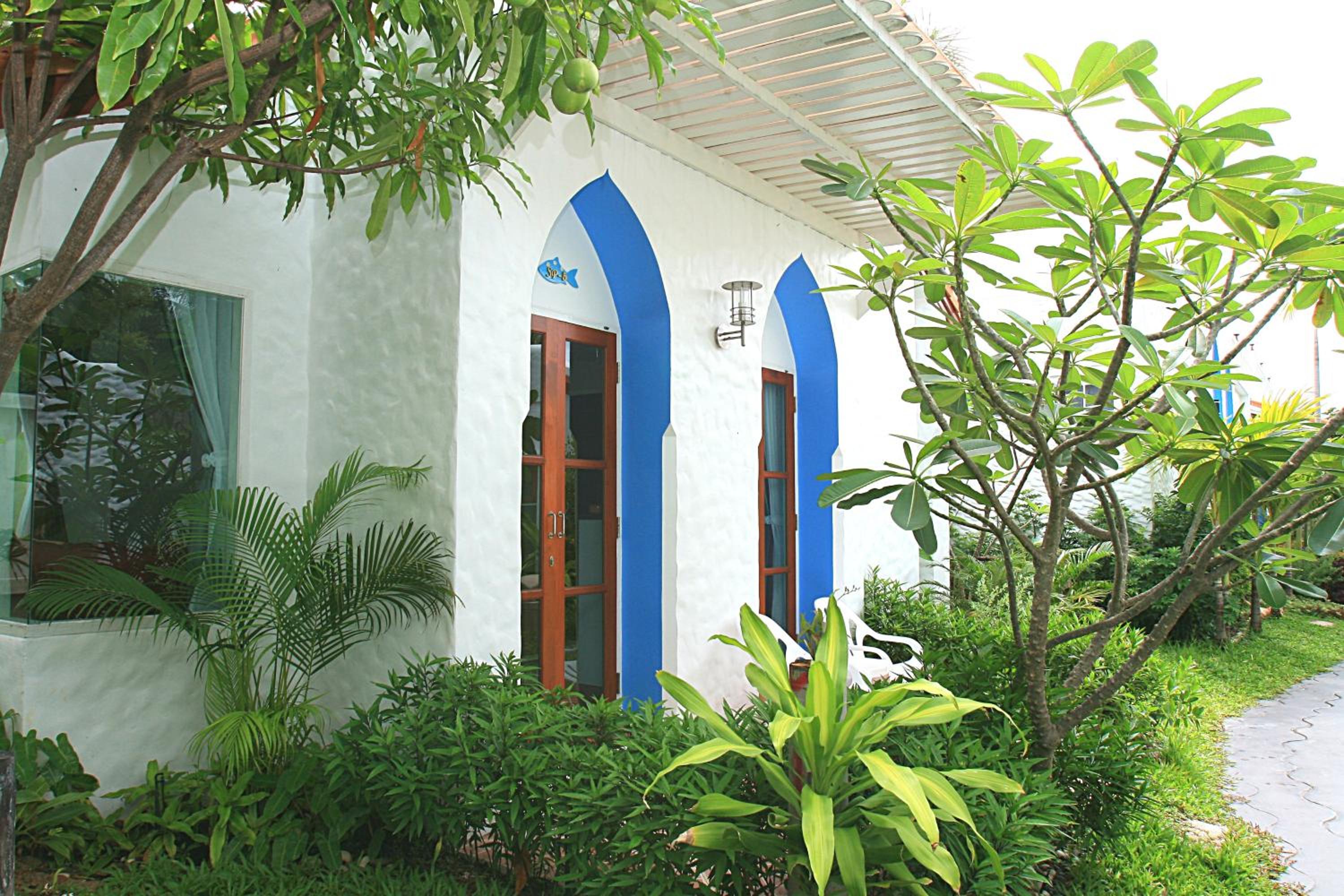 Baanmontra Beach Resort - Bankrut
