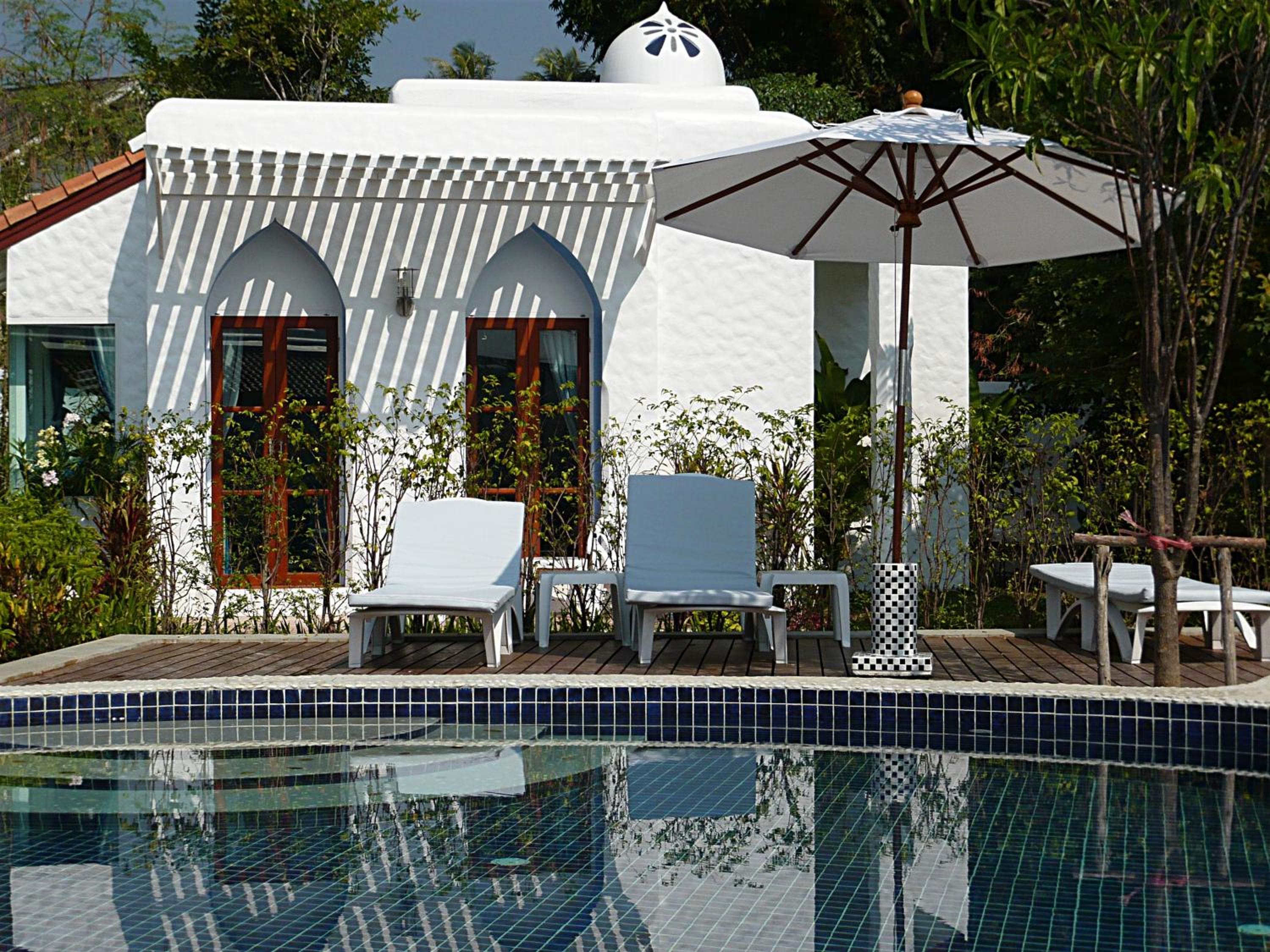 Baanmontra Beach Resort - Bankrut