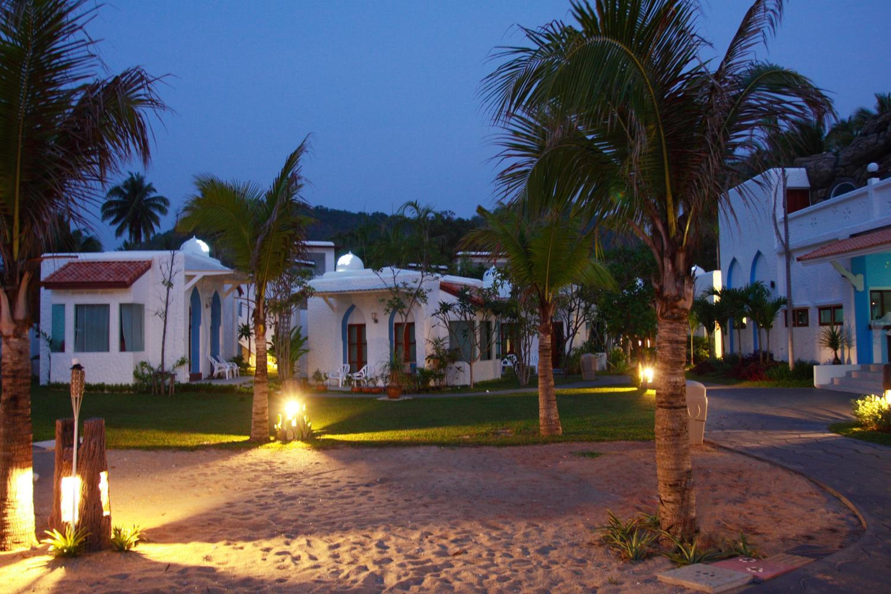 Baanmontra Beach Resort - Bankrut