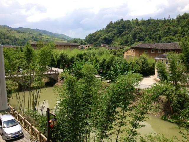 Longyan Yongding Tulou Mengtian Inn