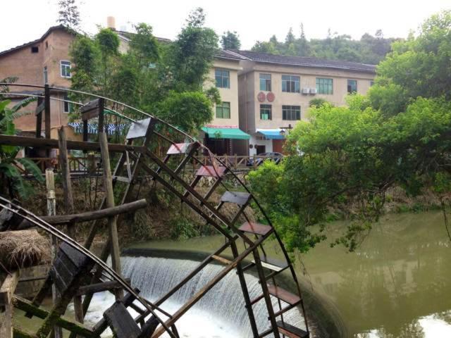 Longyan Yongding Tulou Mengtian Inn