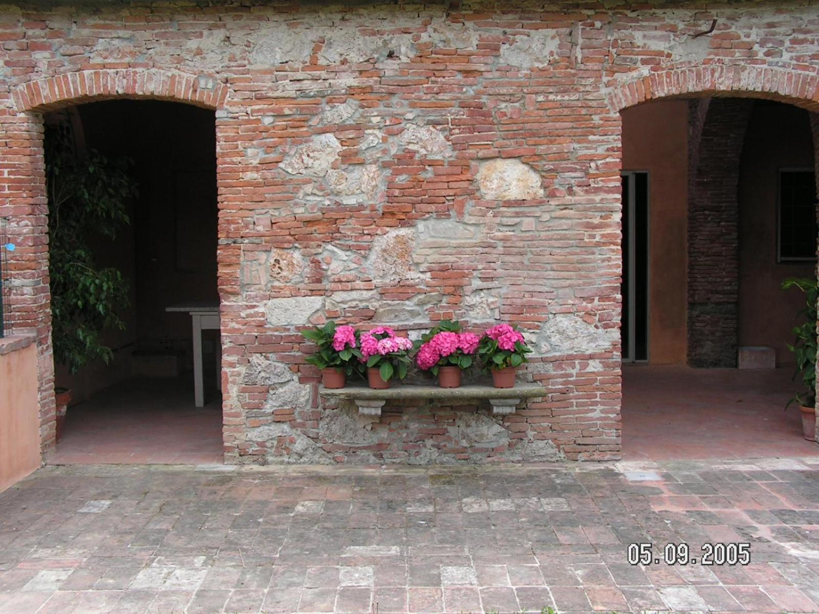 Photo 33