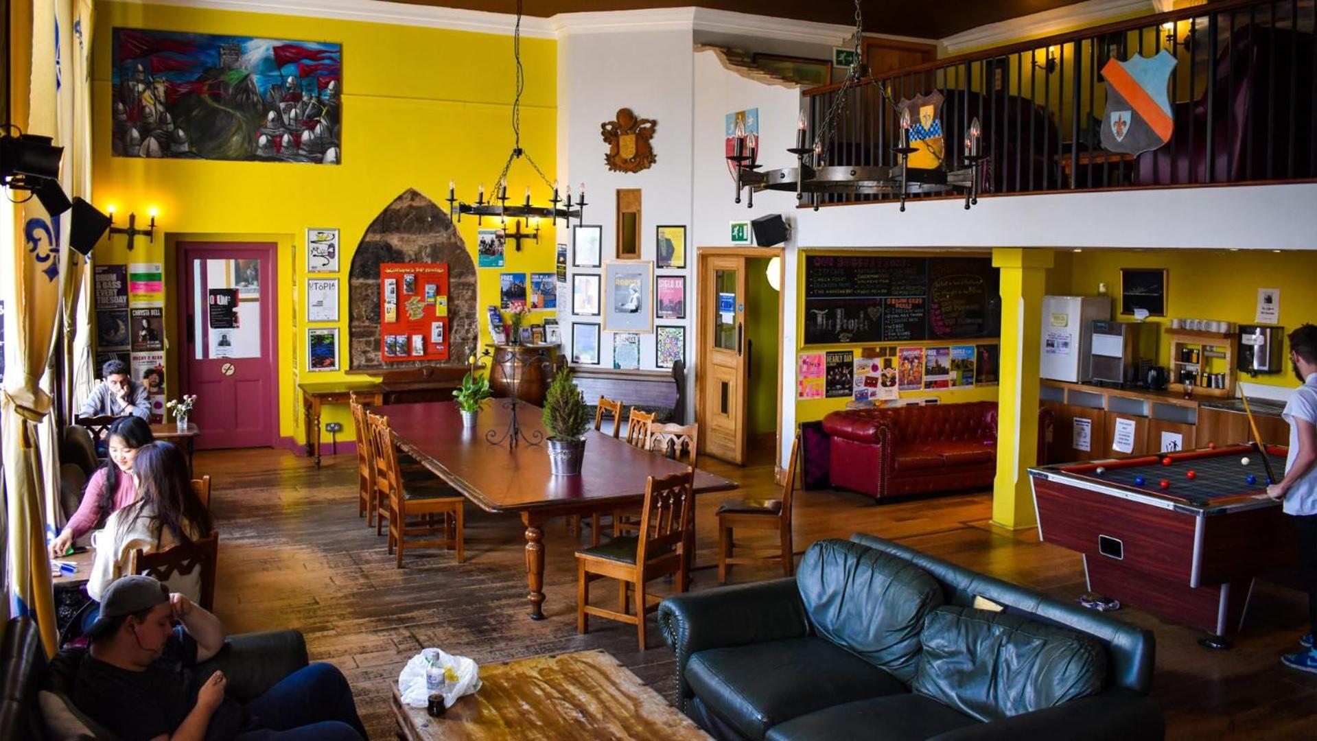 Castle Rock Hostel - Adults Only