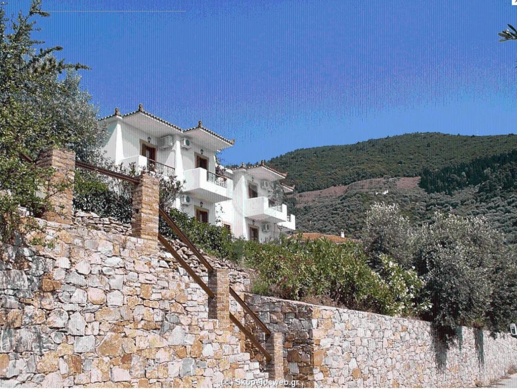 Hotel Nepheles - Image 1