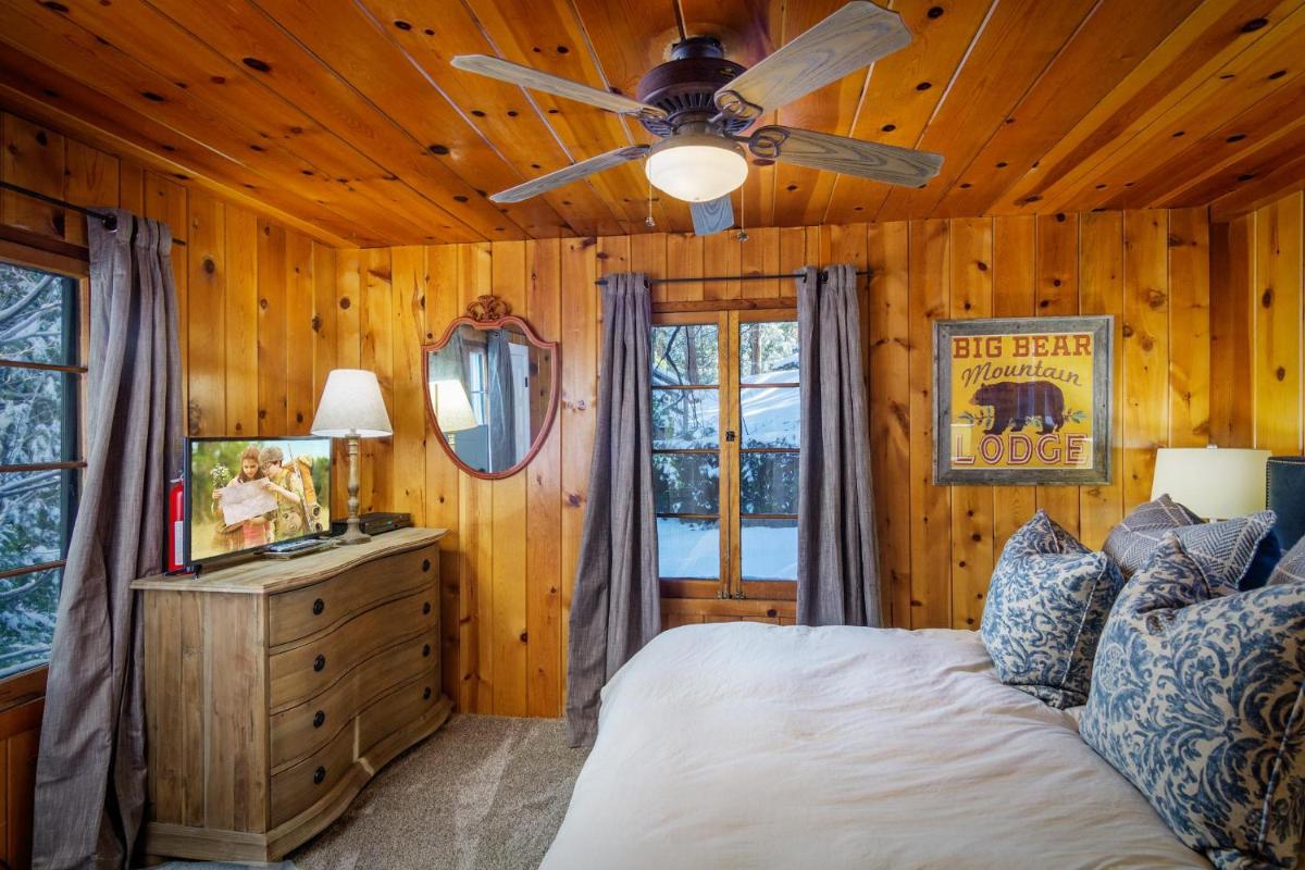 Historic Lakeview Cabin, Beautiful View, 2 Level, 1400 sqft, Dogs, Walk to Village view 4