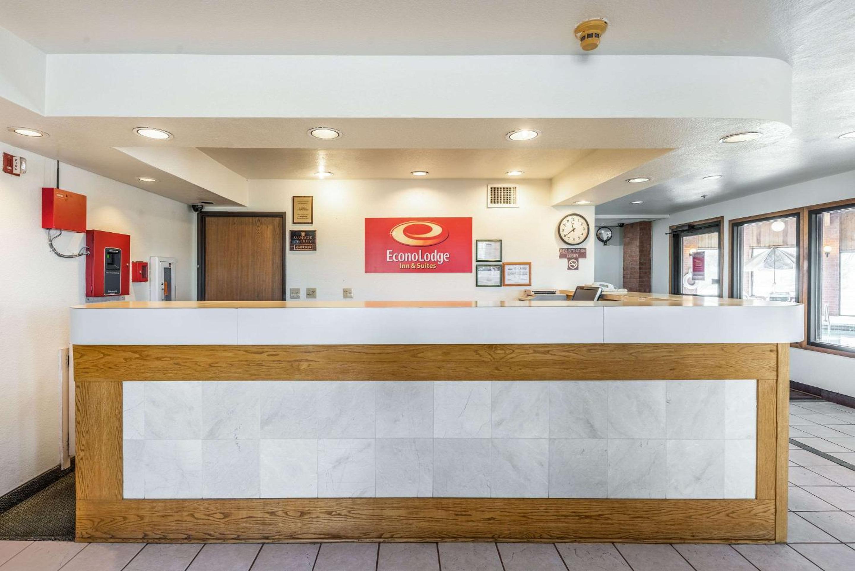 Econo Lodge Inn  Suites - Property Image 2