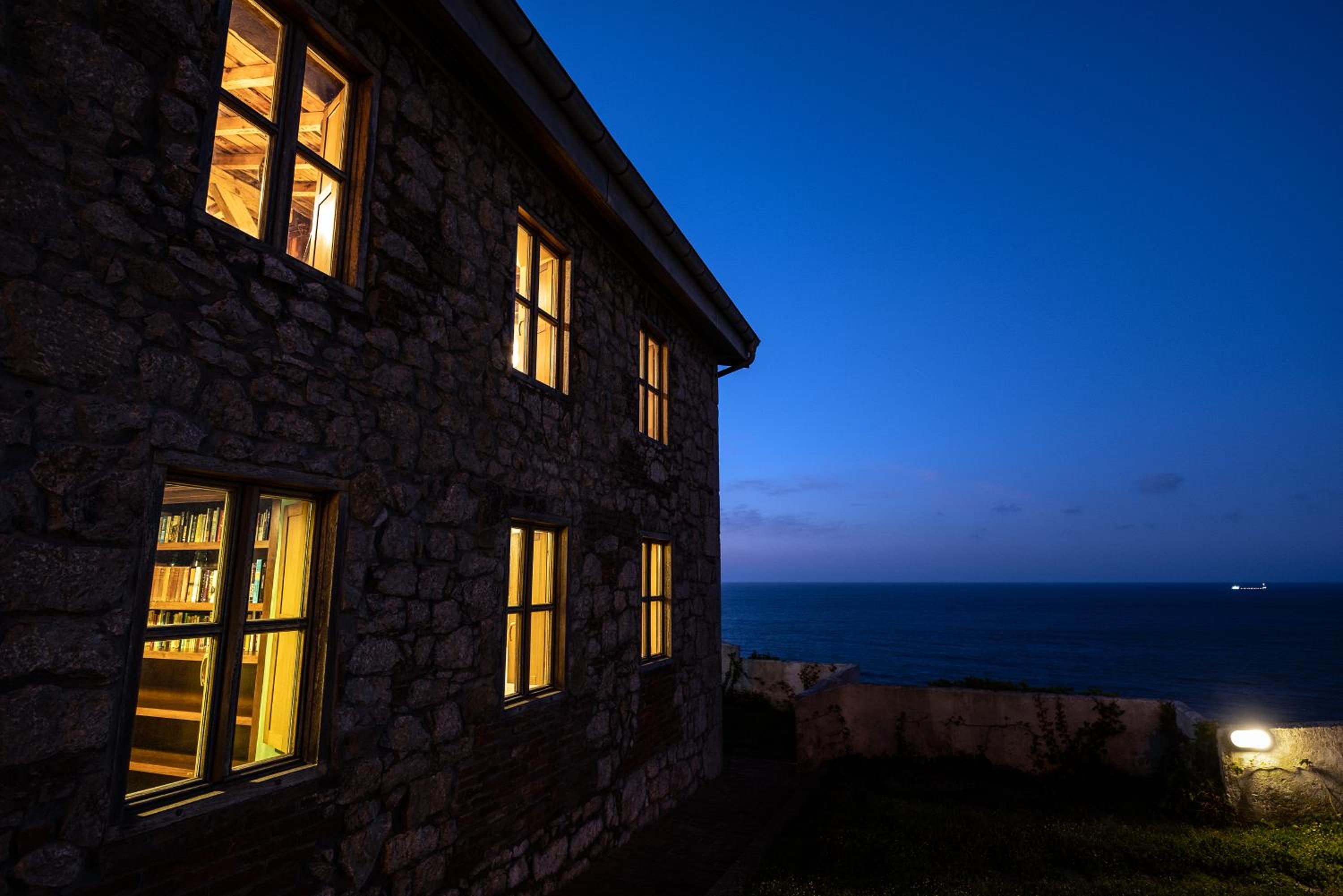 Property on Seacliff with the Beach downstairs view 3