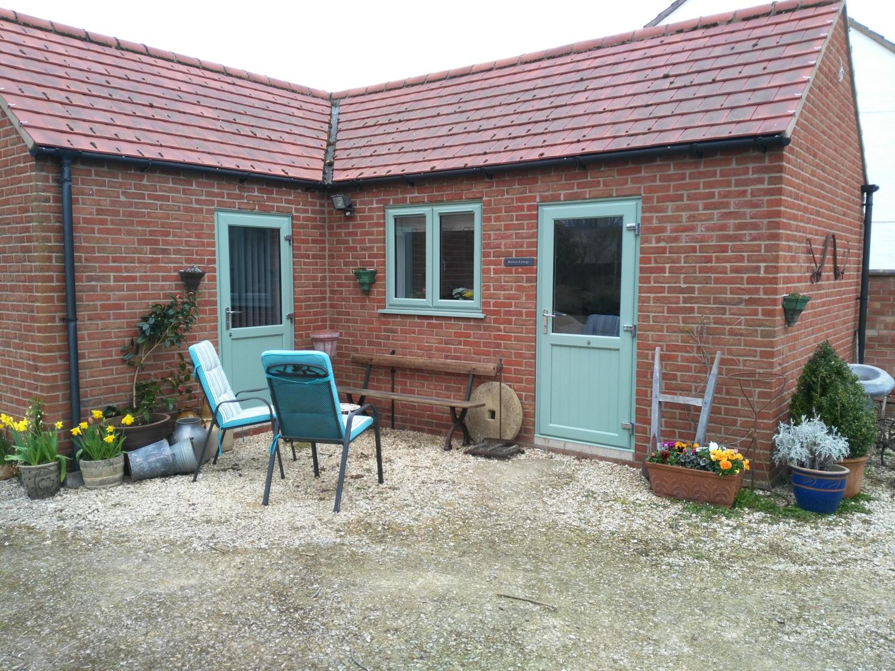 Garden Cottage view 3