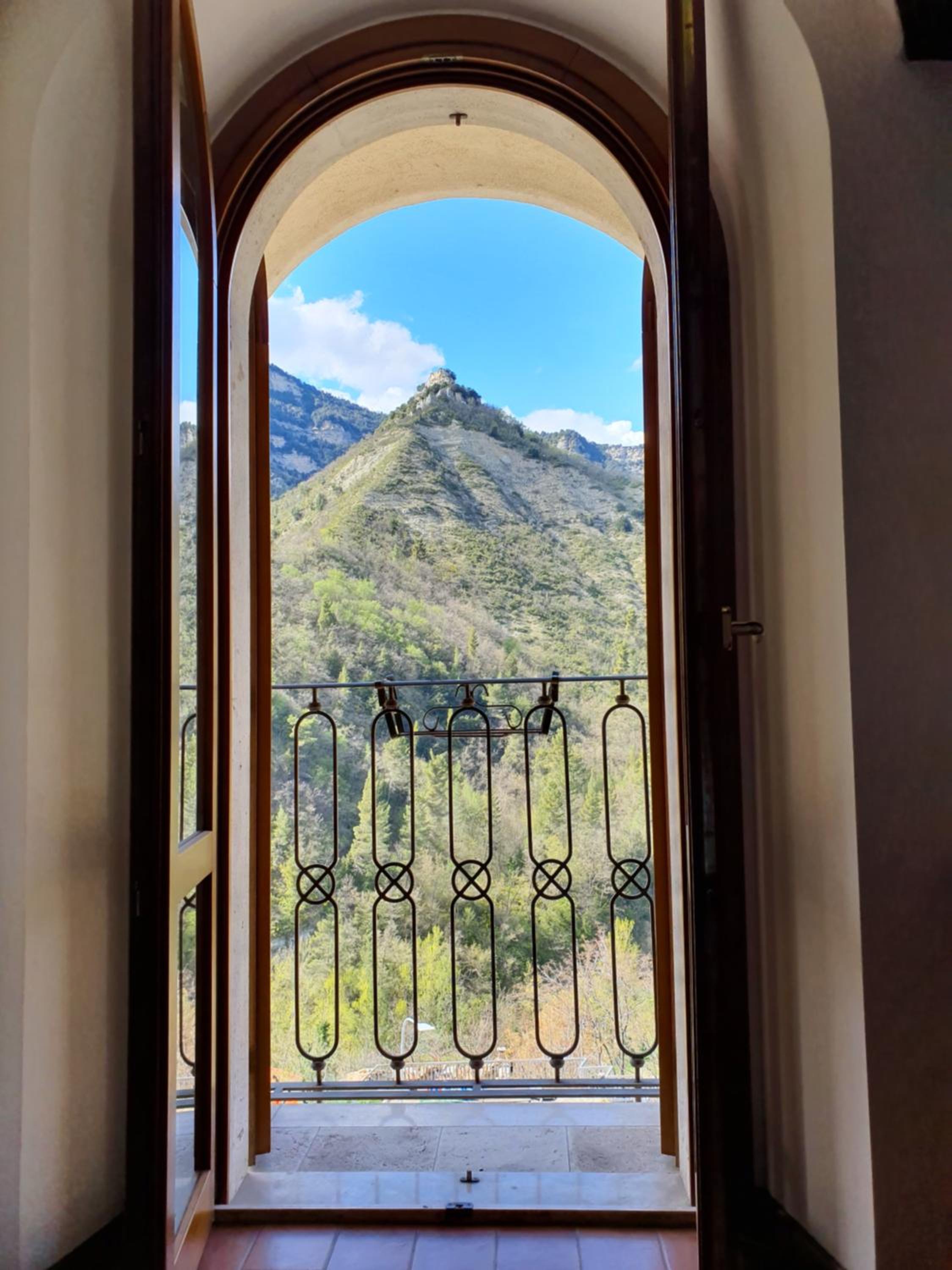 balcony