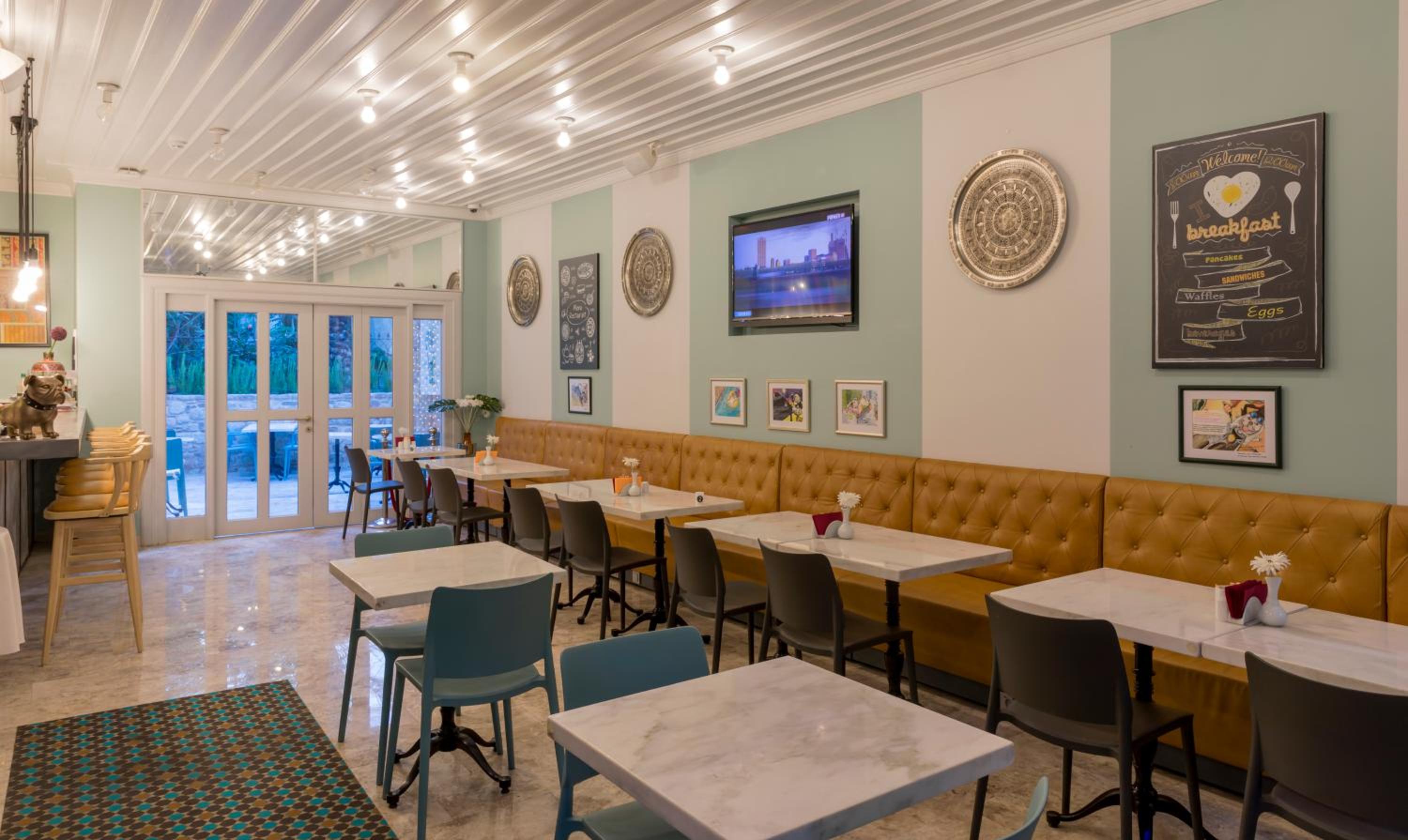 Delight Deluxe Hotel - Image 70