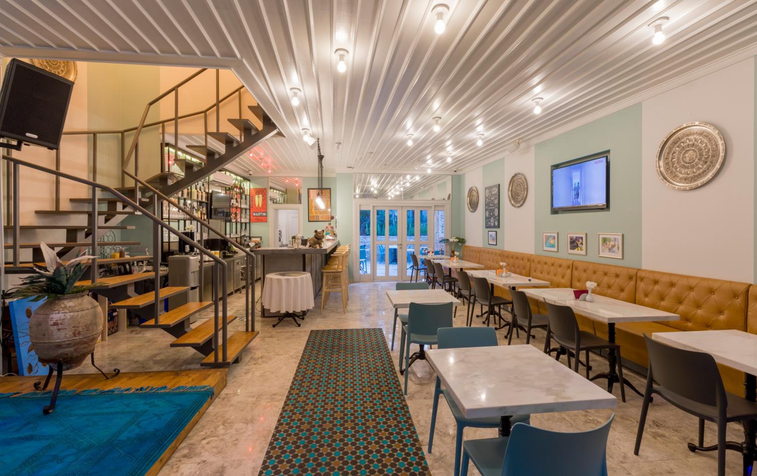 Delight Deluxe Hotel - Image 18