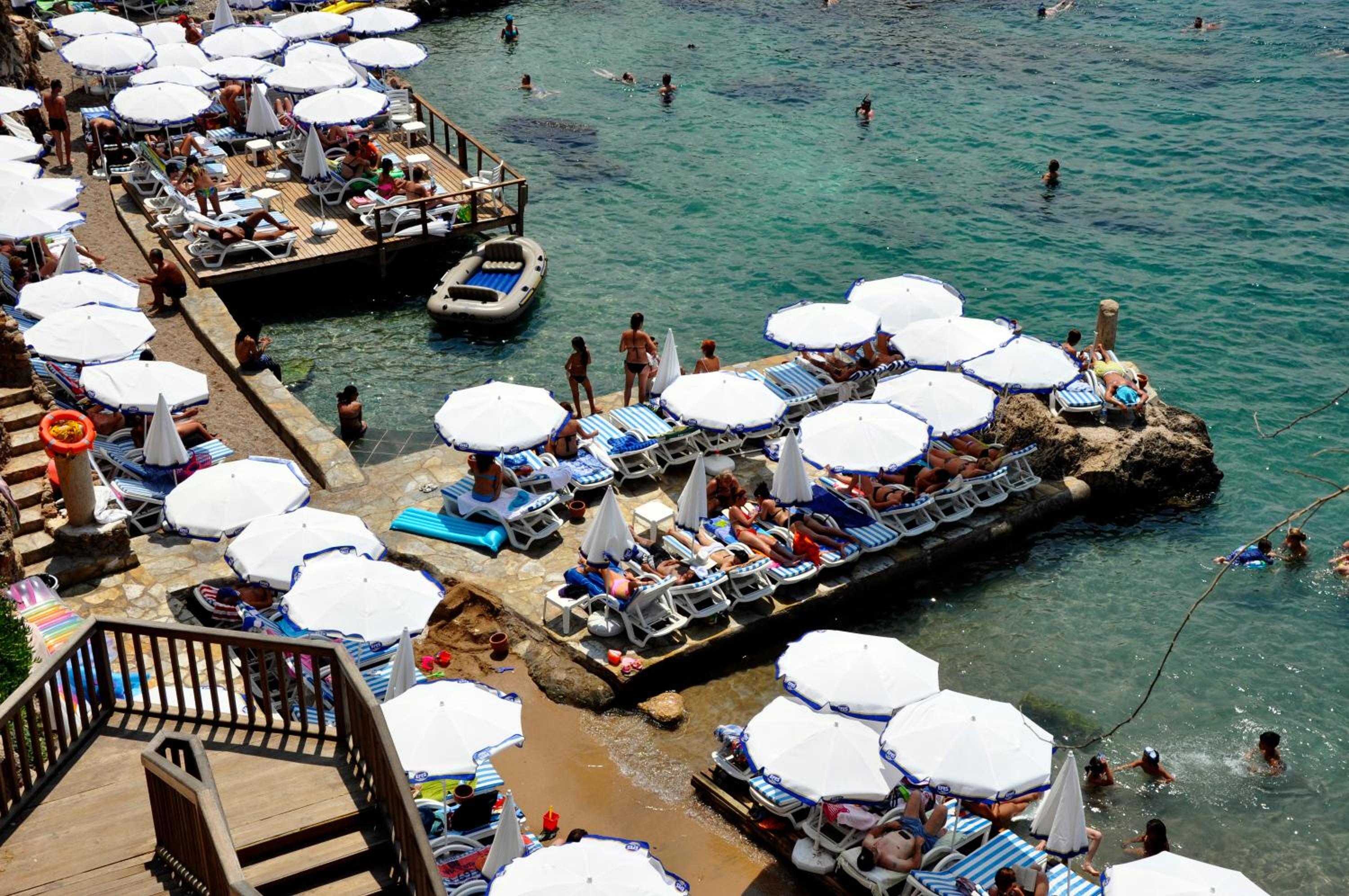 Elegance East Hotel - Image 60