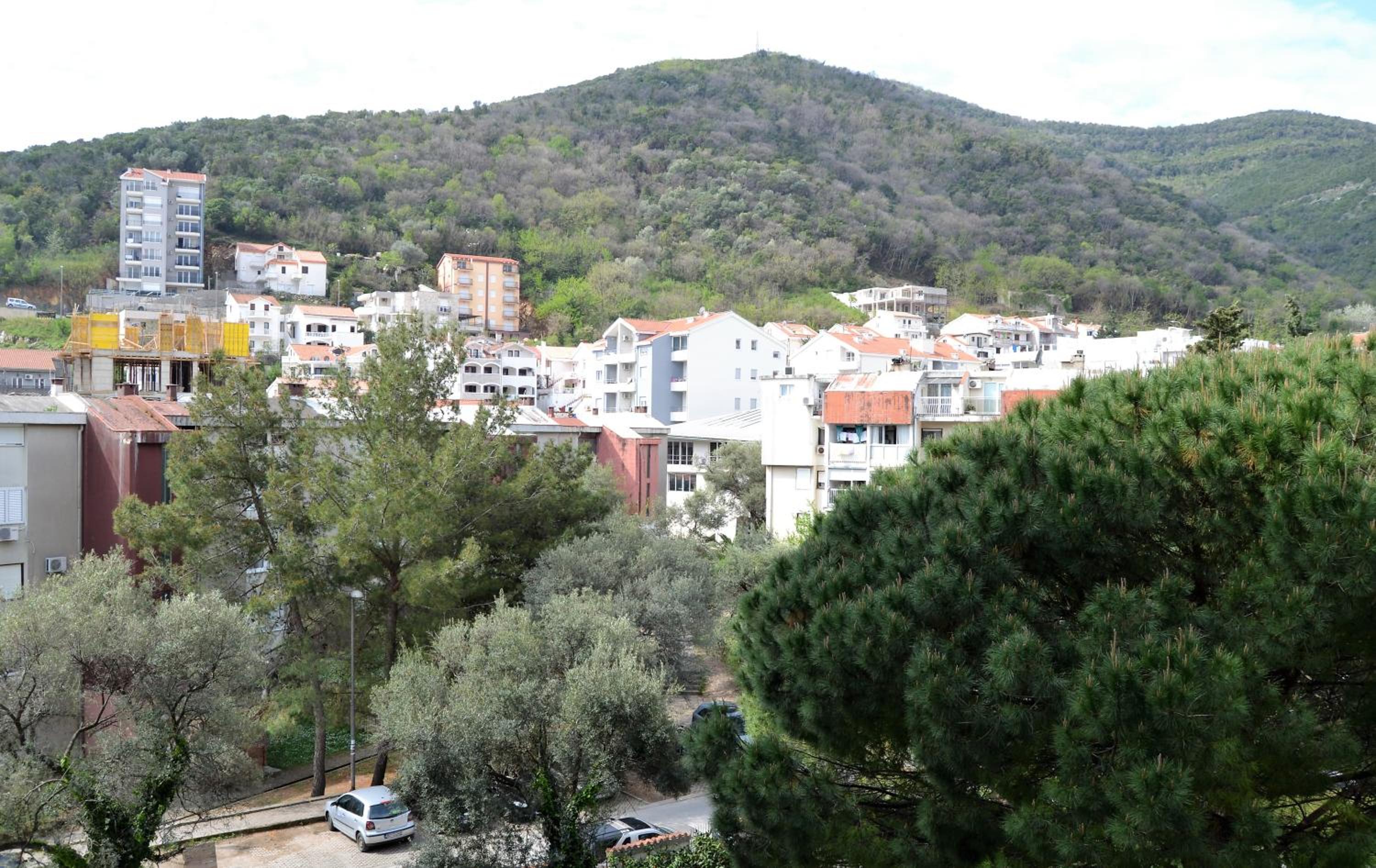 Yeshill Apartments view 2