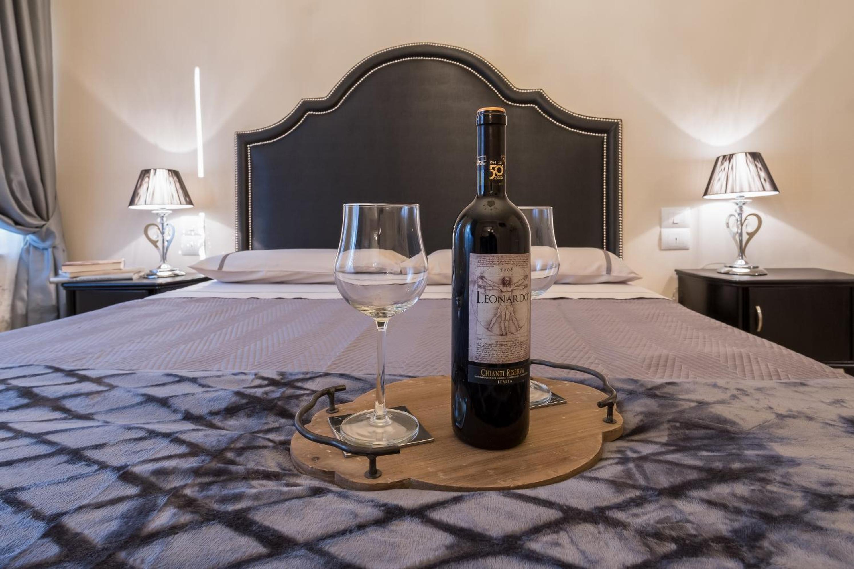 Pistoia Luxury Suite view 5