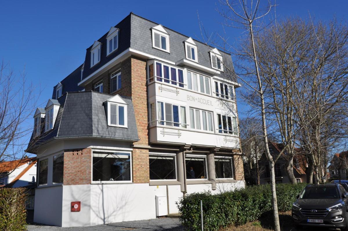 Hotel Bon Accueil - Image 1