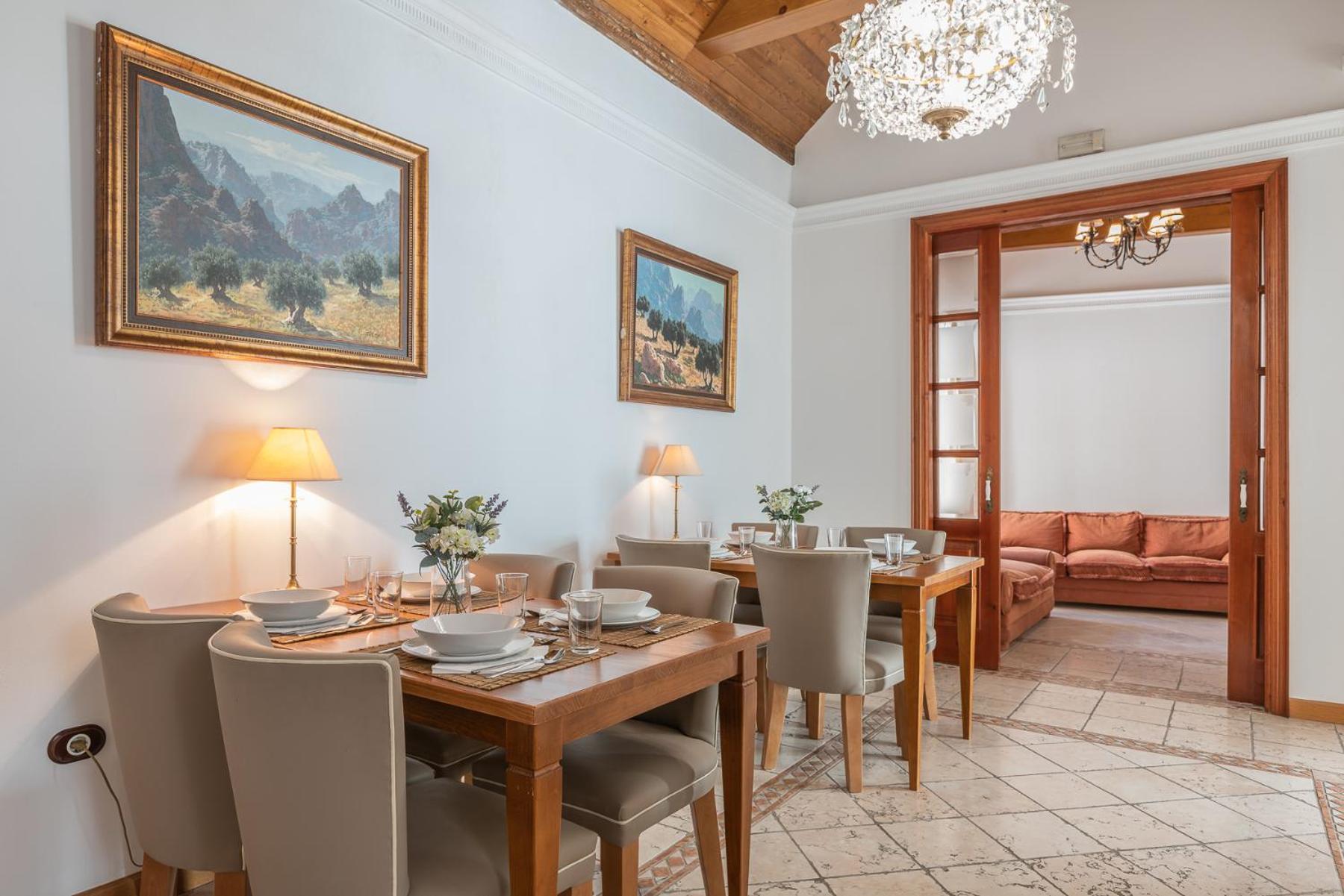 CASA MIRAFLORES
