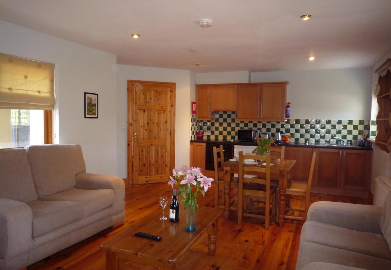 Dingle Courtyard Cottages 2 Bed Sleeps 4 view 4