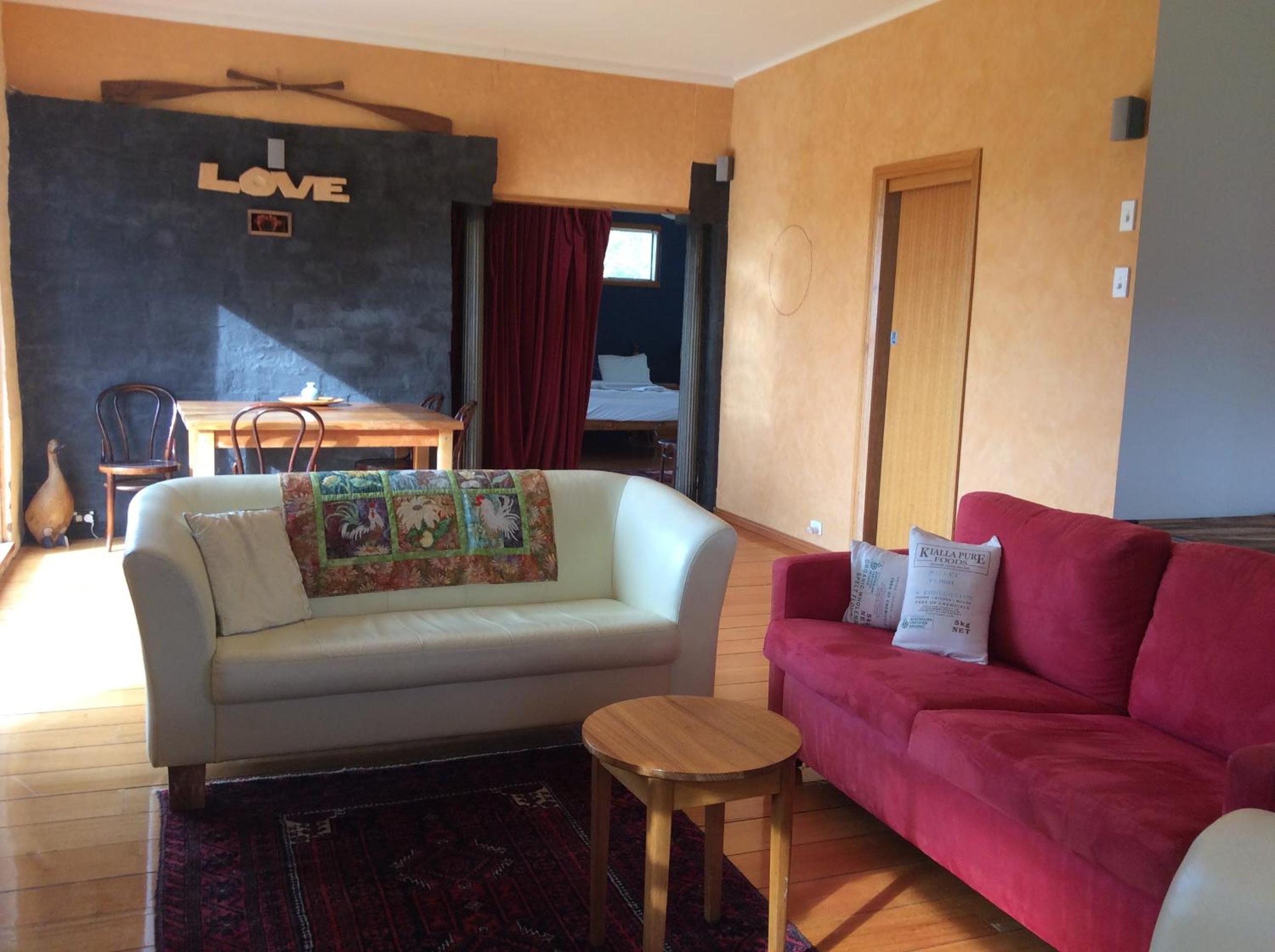 Cherry Top Farmstay - Boutique Eco Village