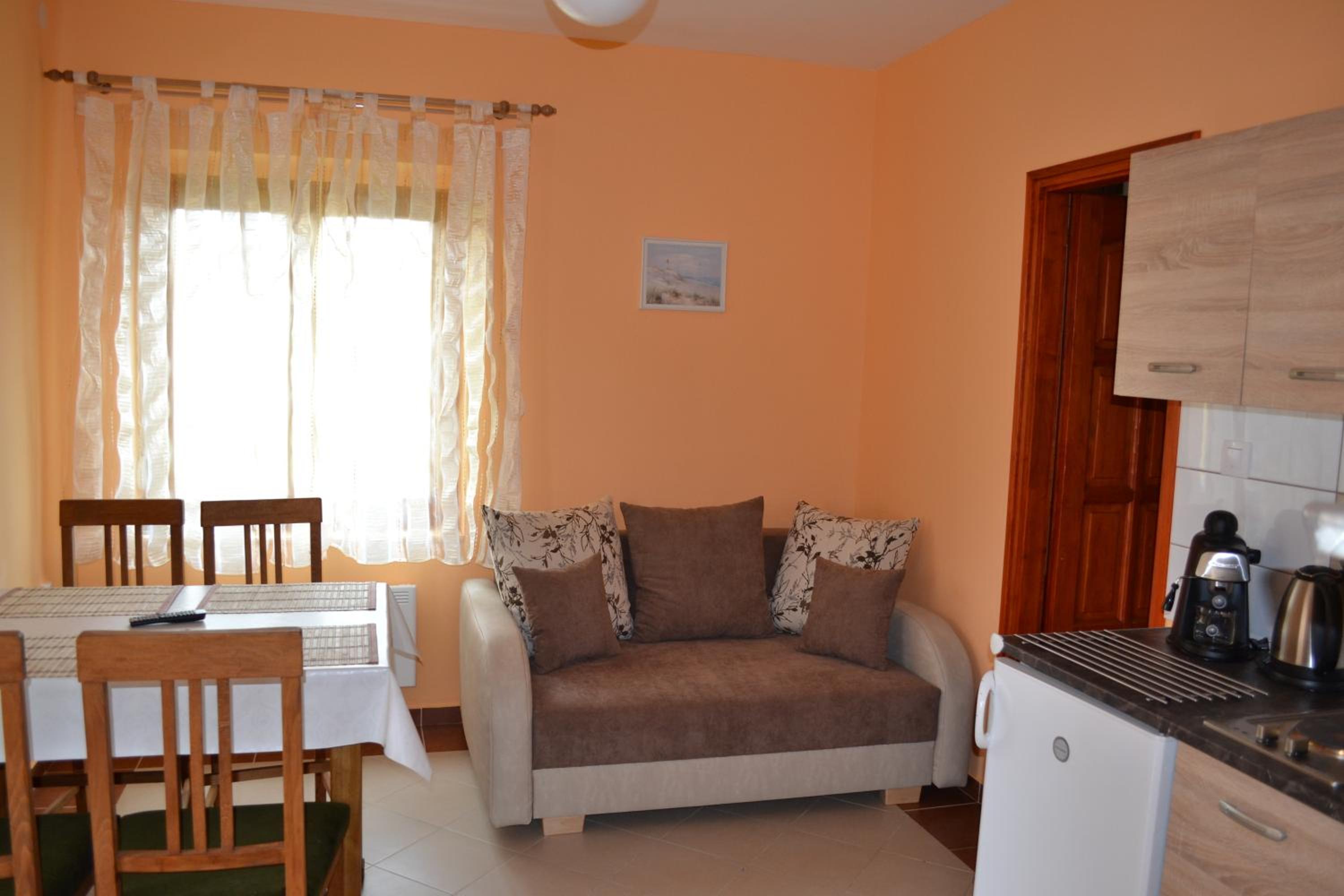 Liliom Apartman