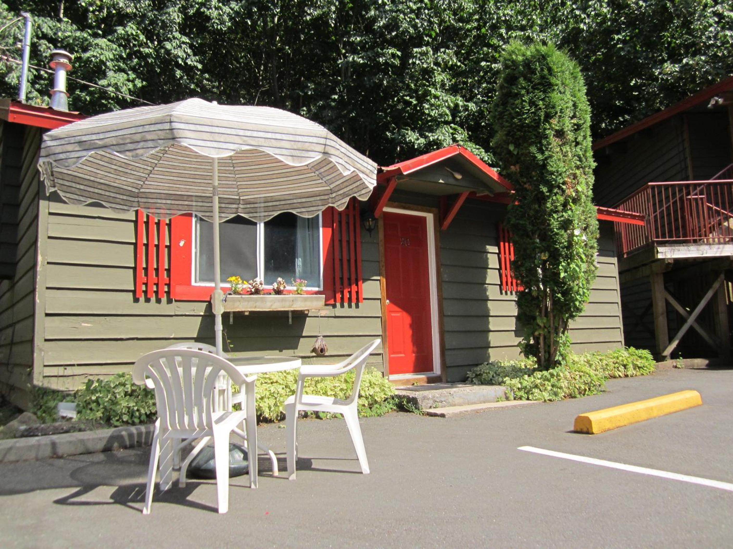 Holiday Motel & RV Resort
