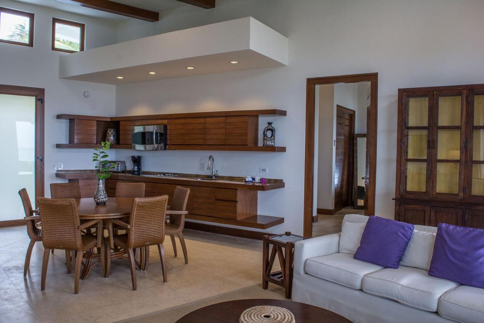 Las Verandas Hotel & Villas