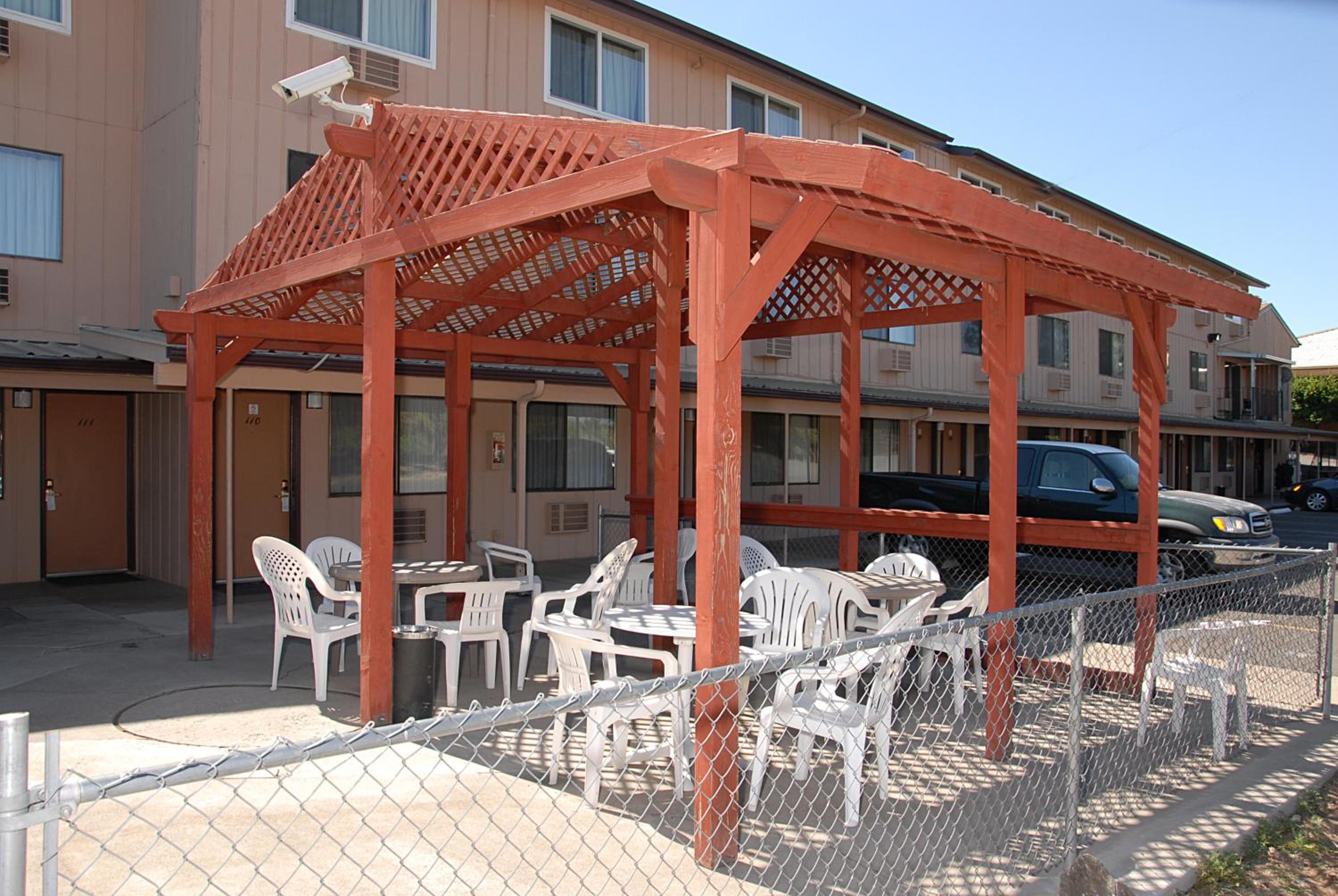 Photo 10