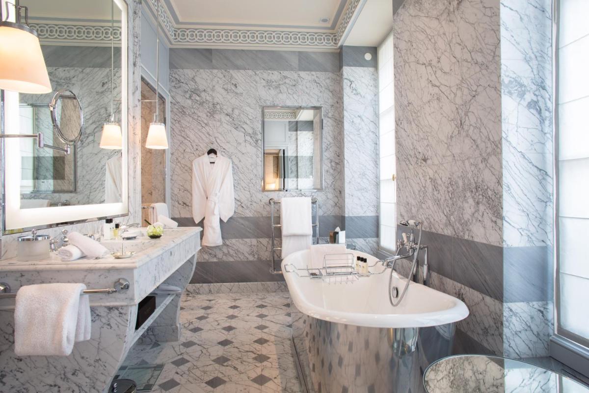 La Reserve Paris Hotel and Spa 48