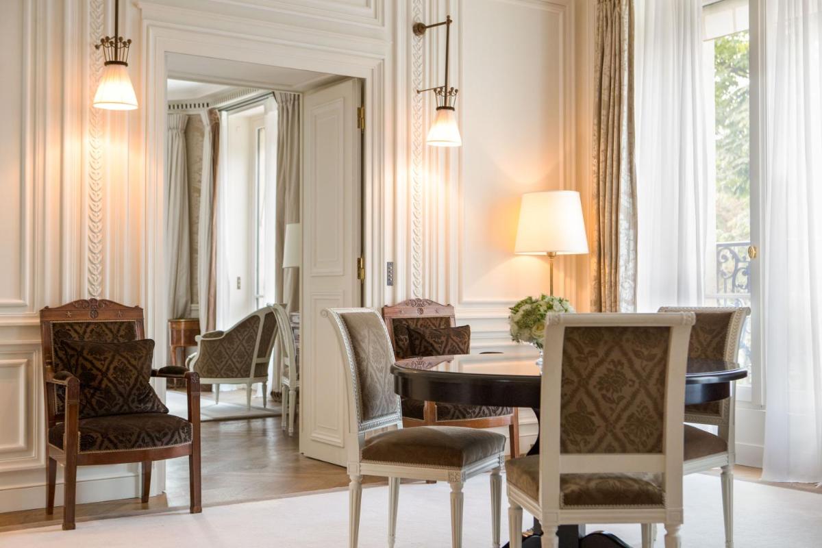La Reserve Paris Hotel and Spa 76