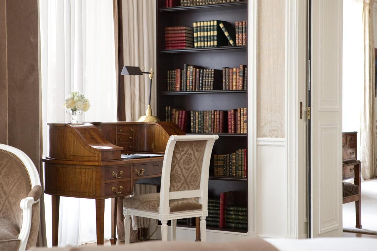 La Reserve Paris Hotel and Spa 71