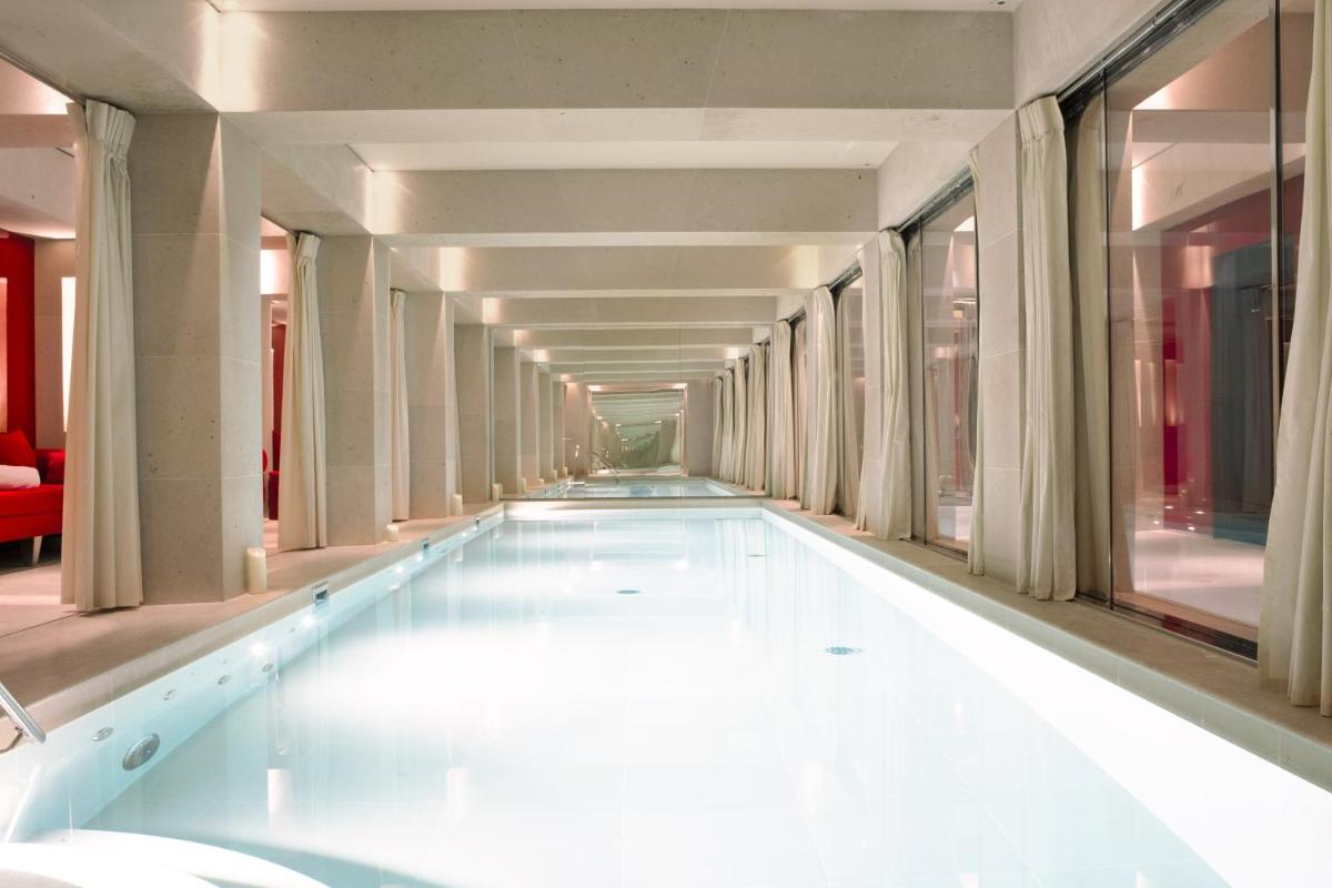 La Reserve Paris Hotel and Spa 59