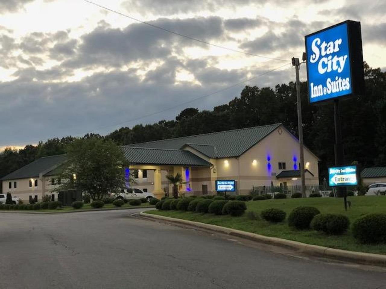 Pine Bluff Vacations - Star City Inn  Suites - Property Image 1