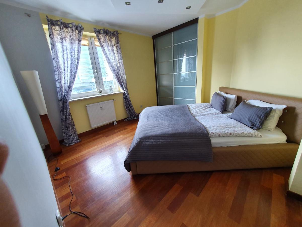 Top Loft Warsaw with swimming pool view 4