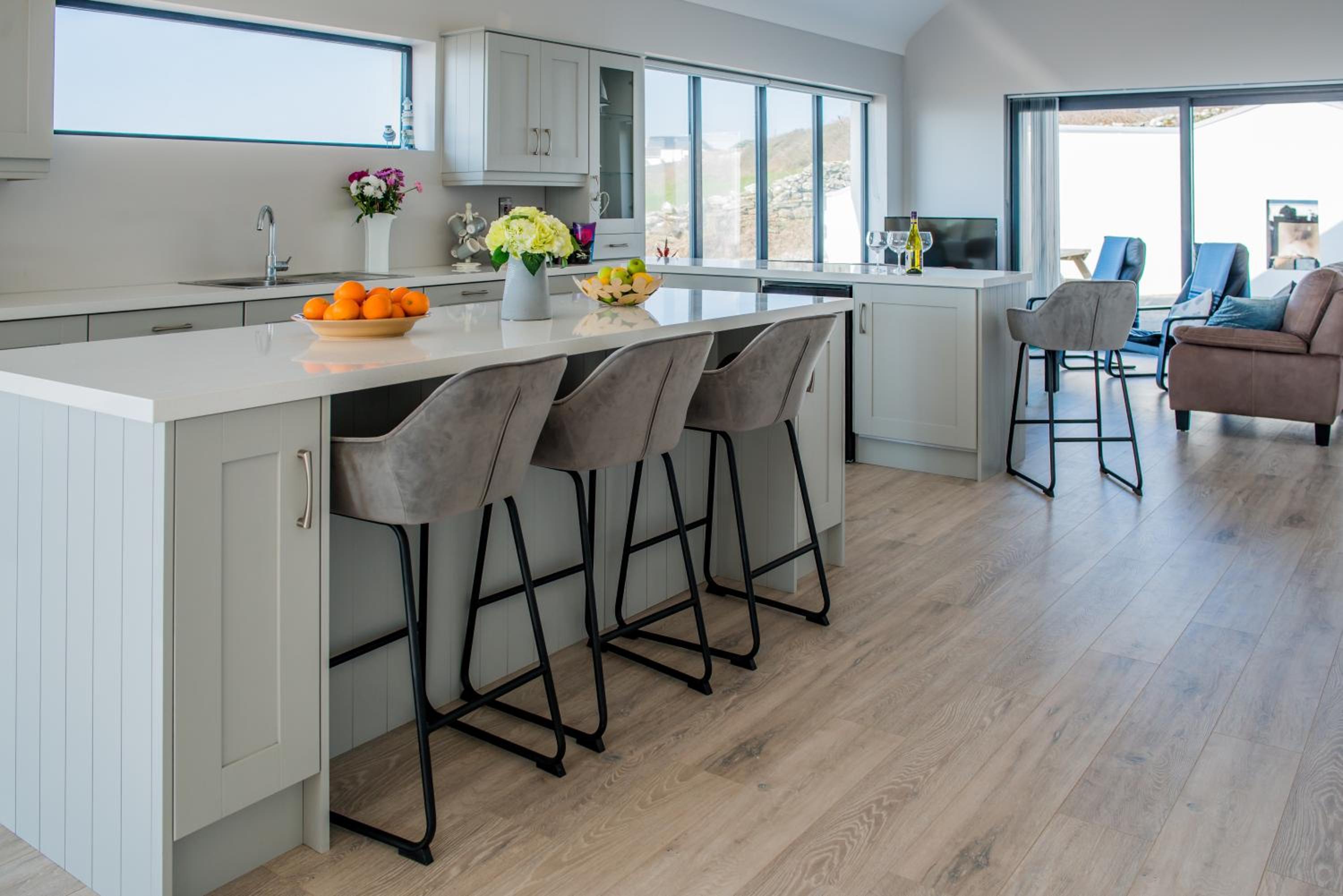 Spectacular ocean views & minutes to Cliffs- Clahane Shore Lodge view 5
