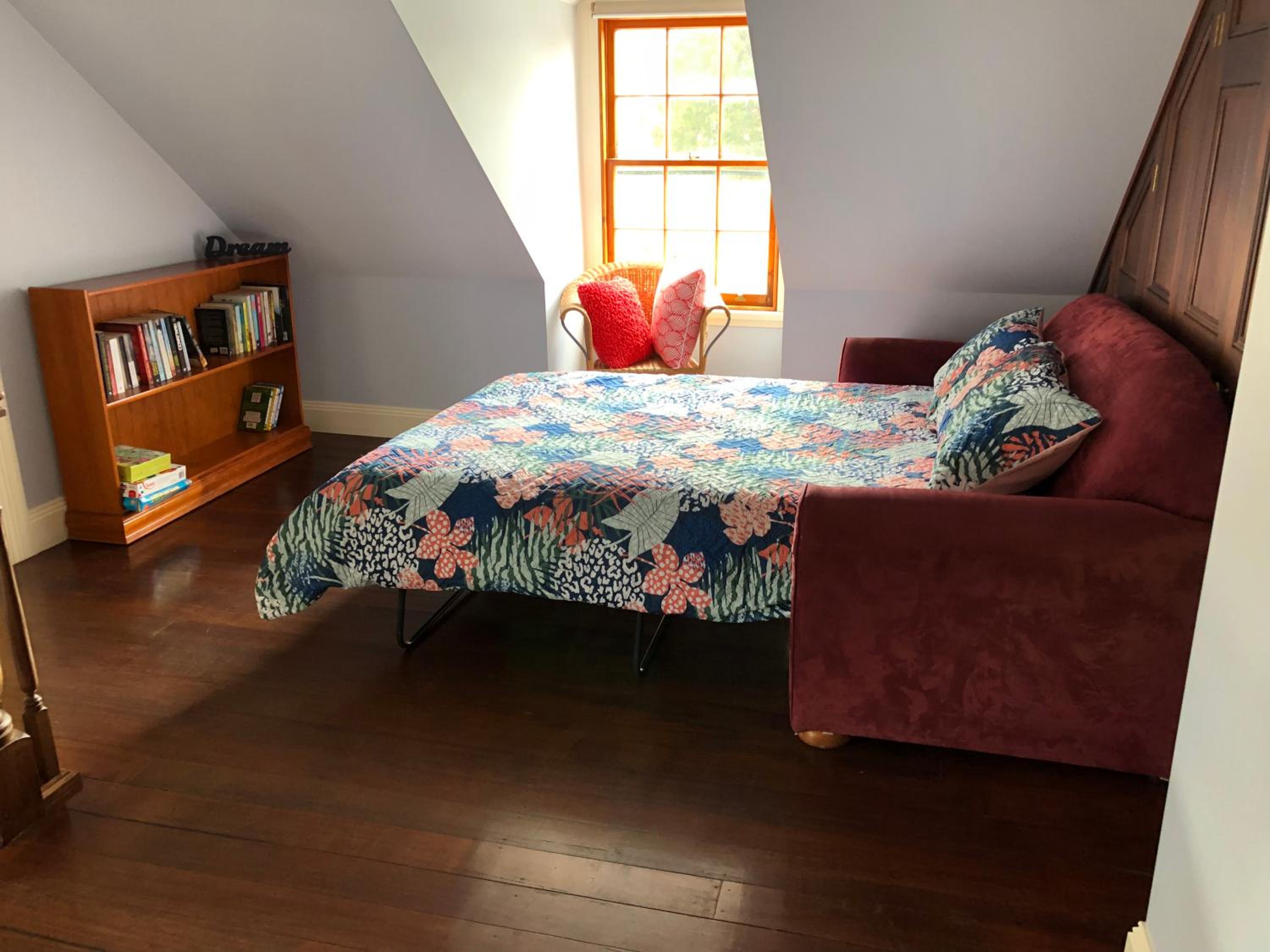 CLAYFIELD HOMESTEAD - rustic country accommodation