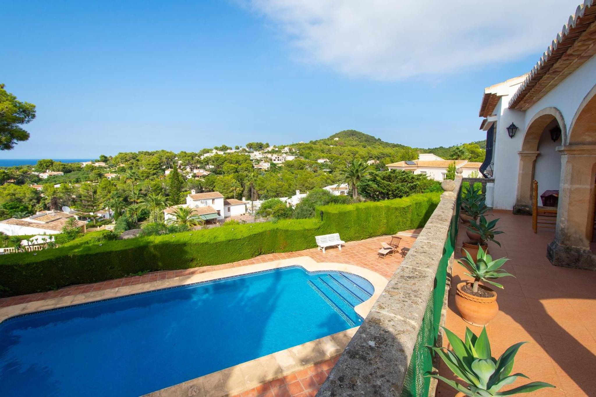 Laurel by Aguilarent photo 2