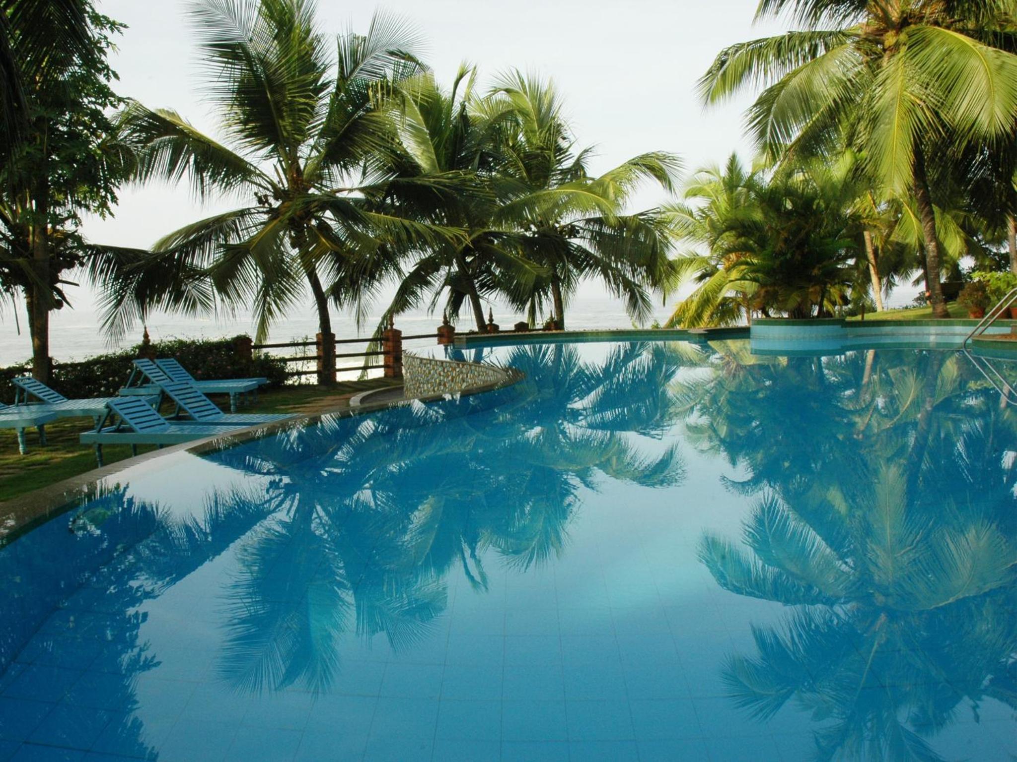 Soma Manaltheeram Ayurveda BeachVillage