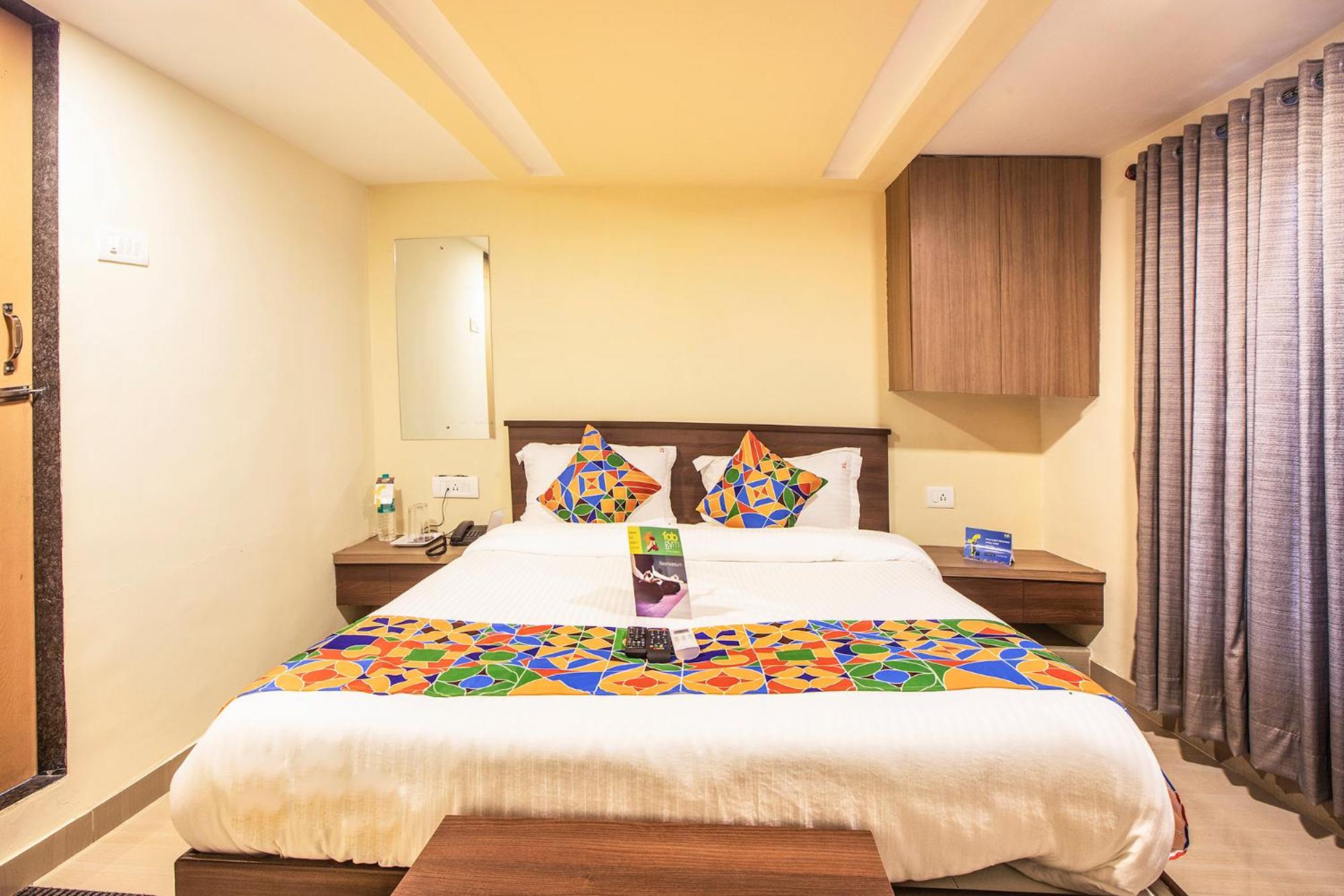 FabHotel Silver Lake photo 4