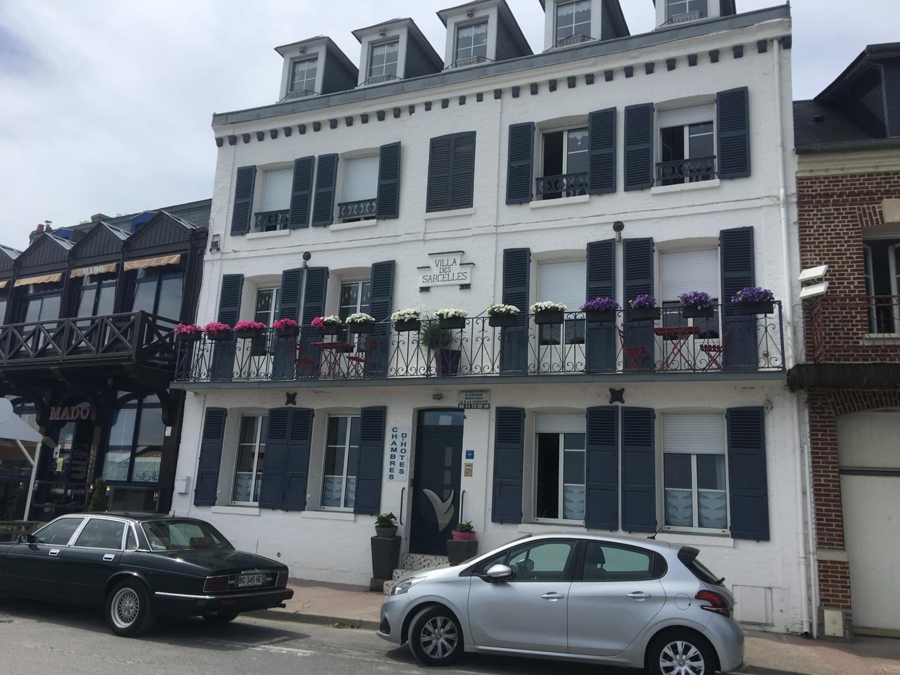 Villa des Sarcelles view 2
