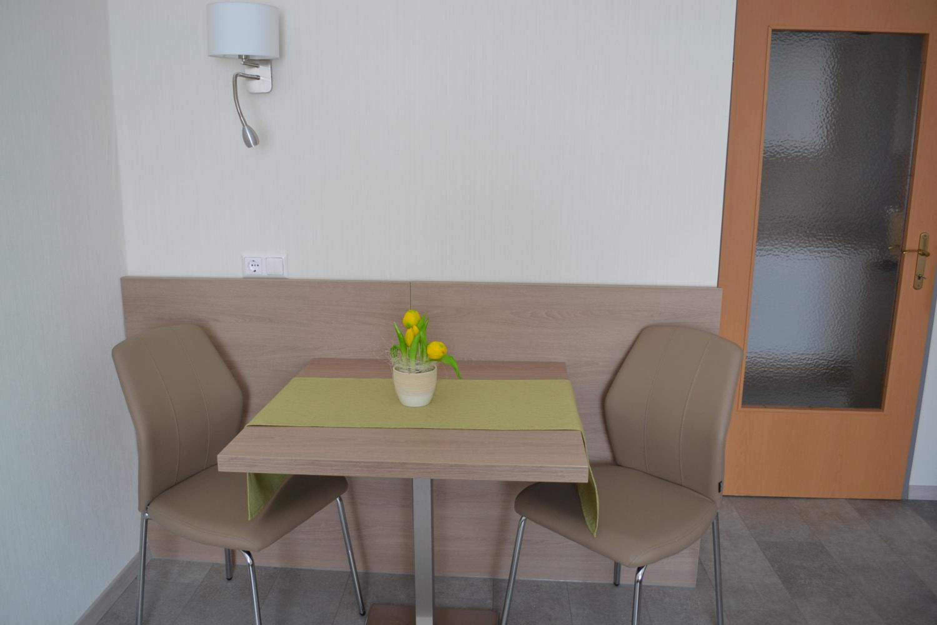 Privatzimmer und Ferienwohnungen Leeb