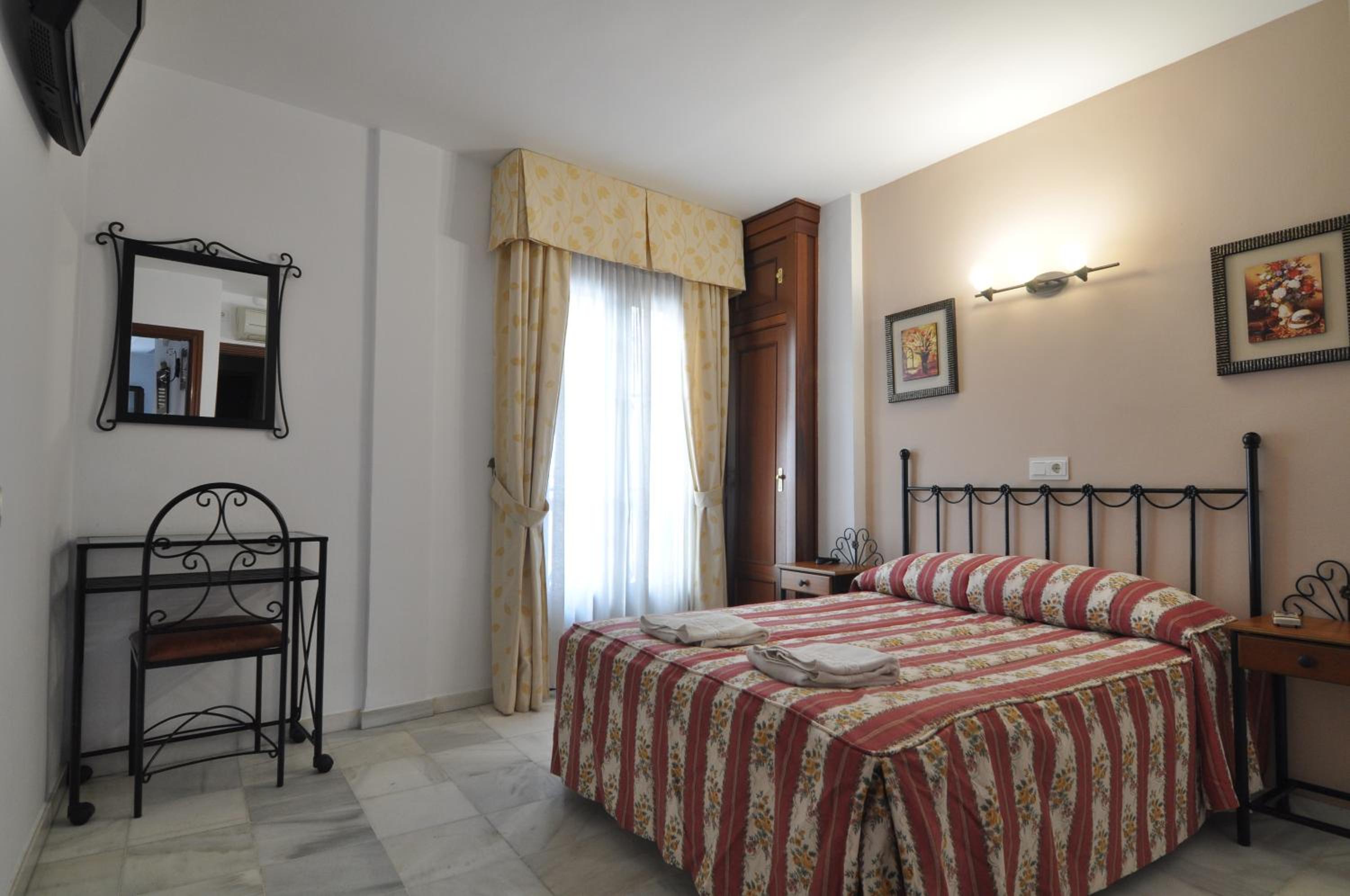 Hostal Almanzor
