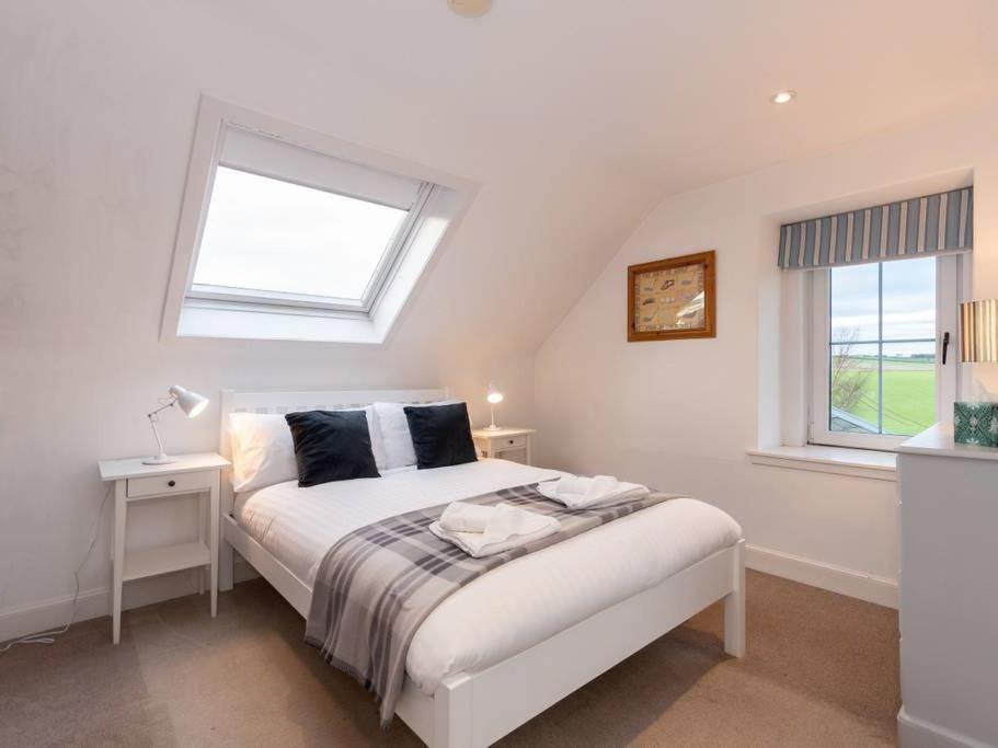 Hotel Stunning Farm Steading - 5 Mins to St Andrews - Image 1