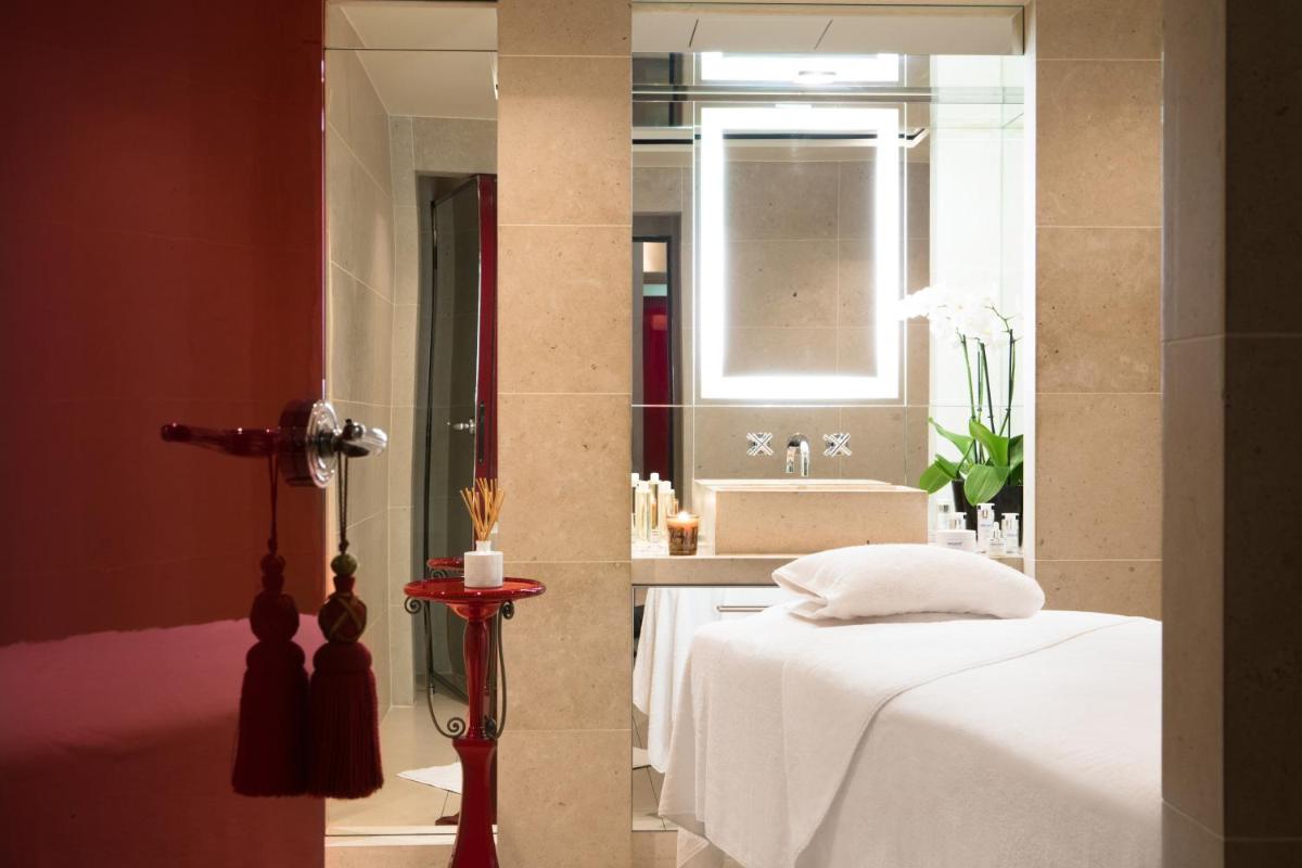 La Reserve Paris Hotel and Spa 60