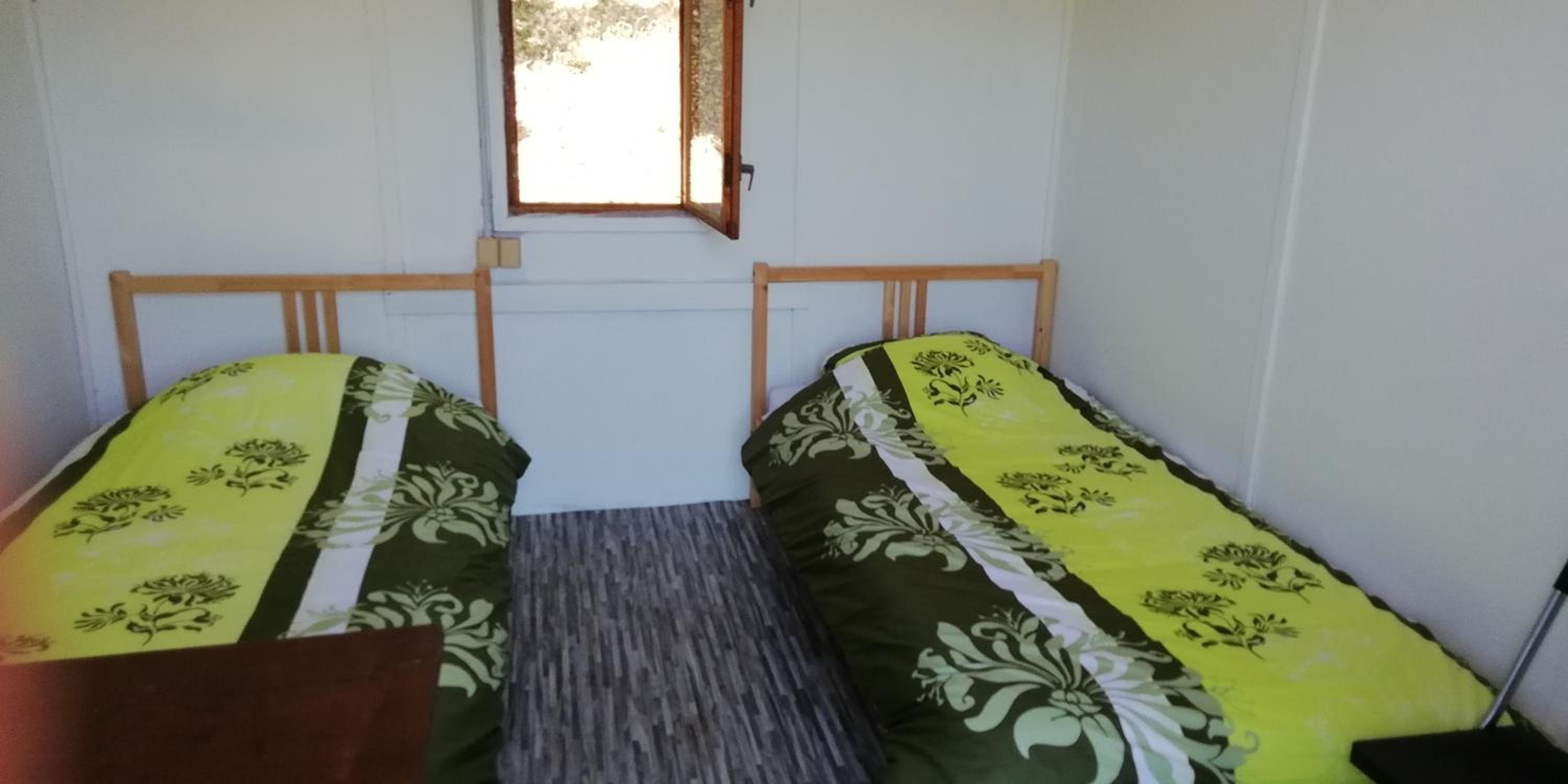 Olivin Kytlice Hiker Huts