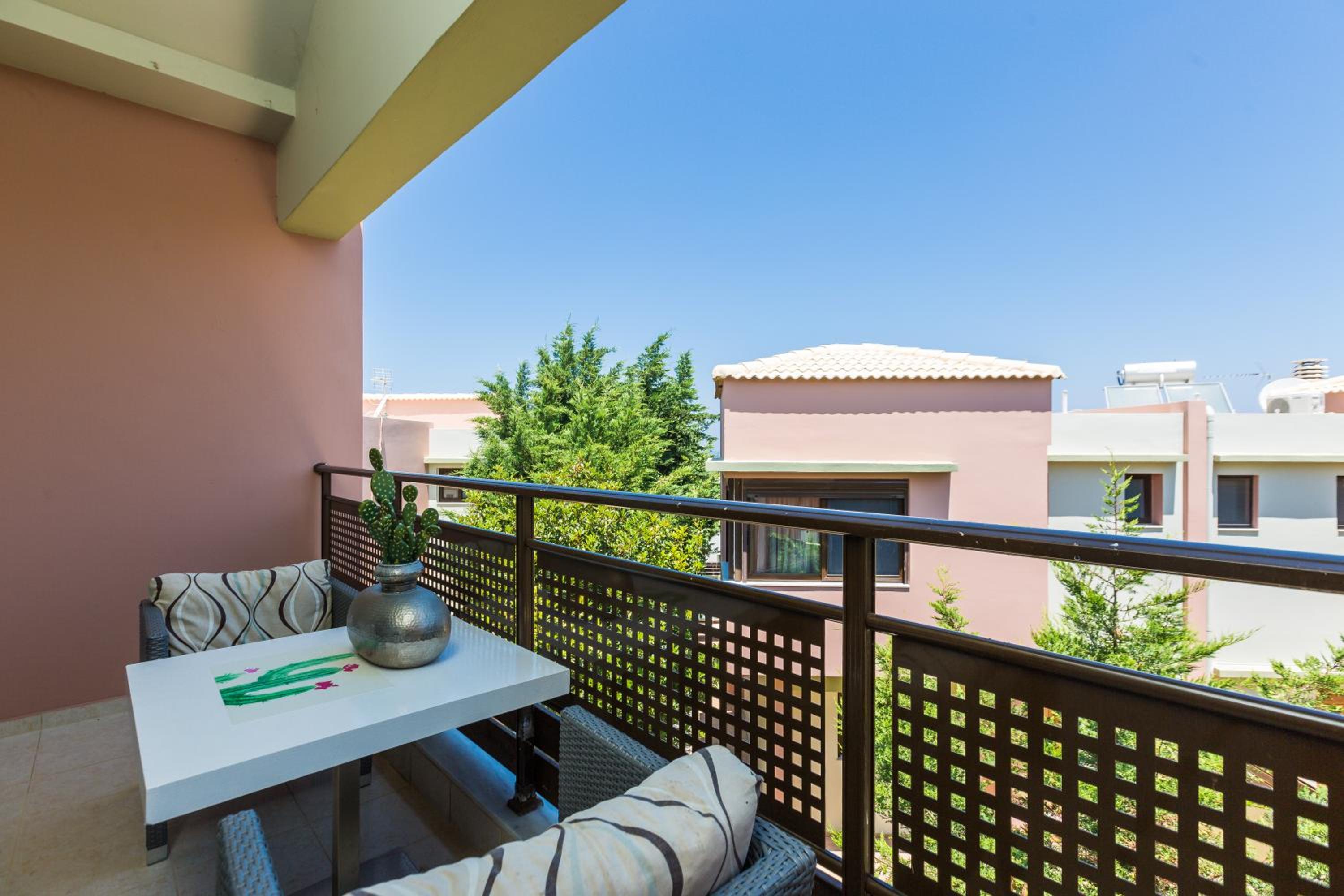 Hotel Cretan Royalty - Image 1